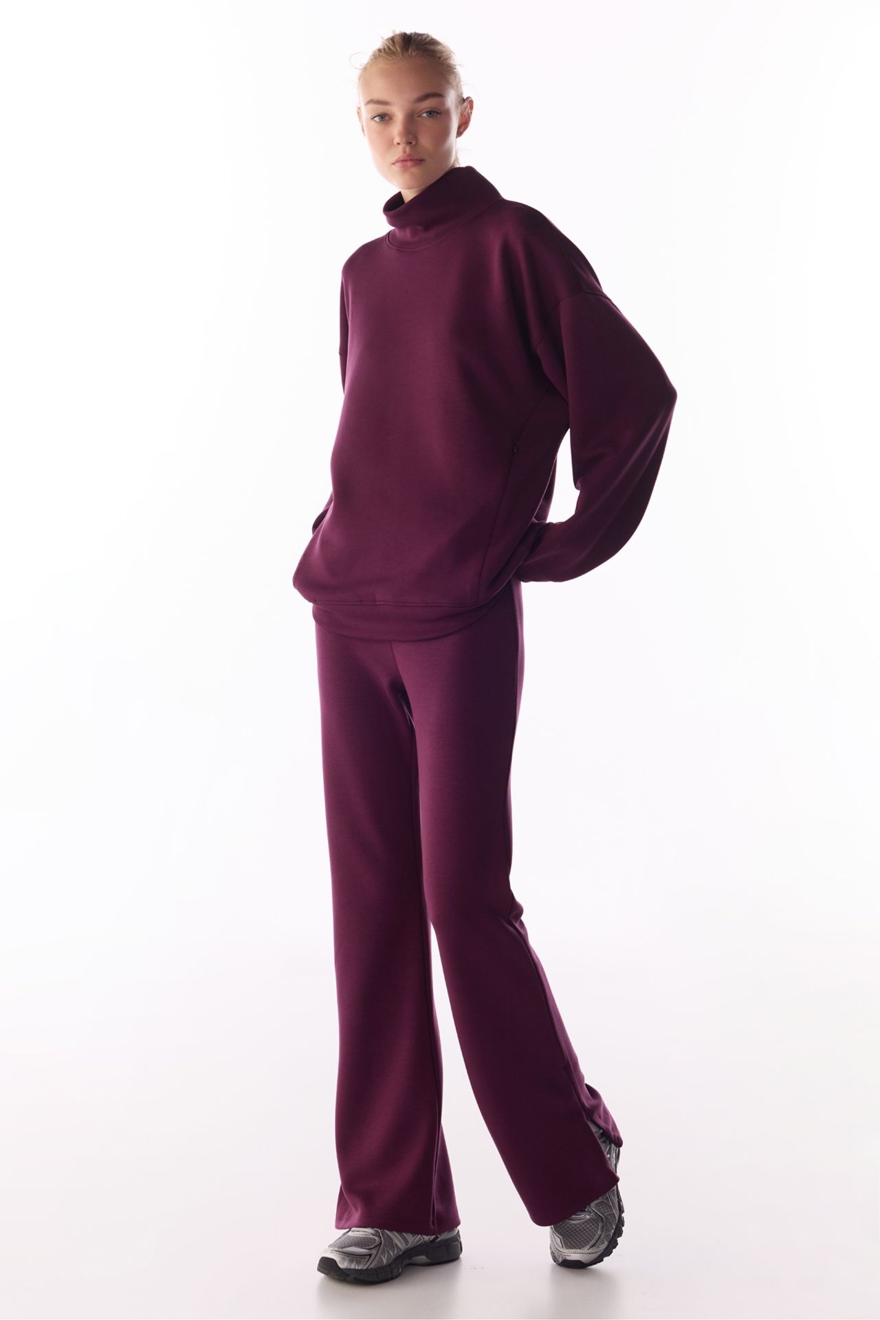 PENTI Silky Touch Flared Pants With Leg Detail 4