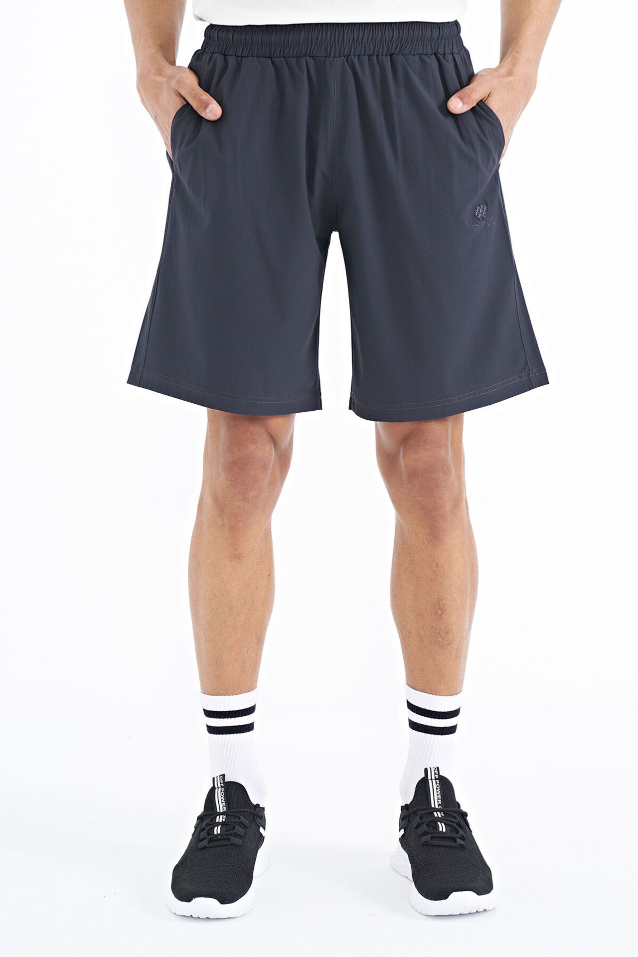 TOMMY Men's Regular-fit Wide-leg Shorts 2