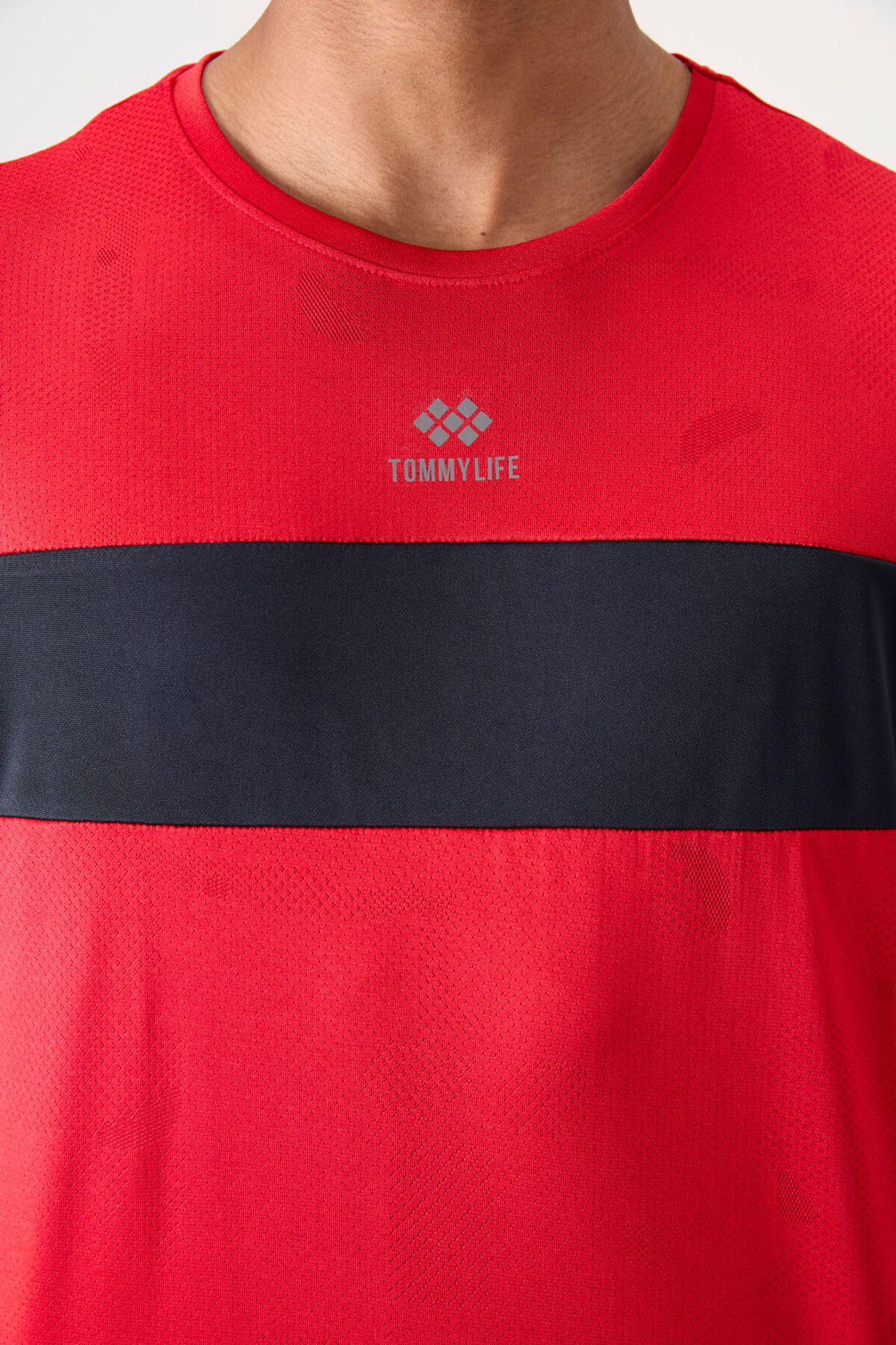 TOMMY Men's Color-Blocked Crew Neck T-Shirt 3