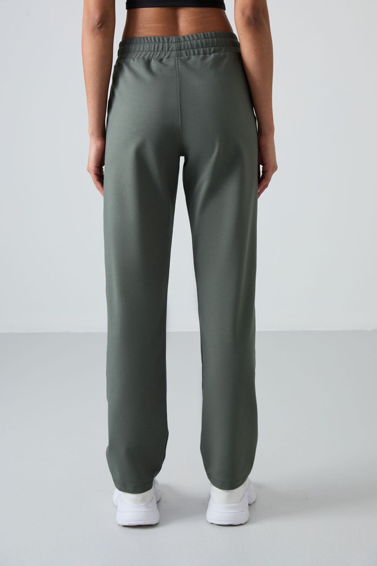TOMMY Women’s Straight-Leg Fleece Sweatpants 5
