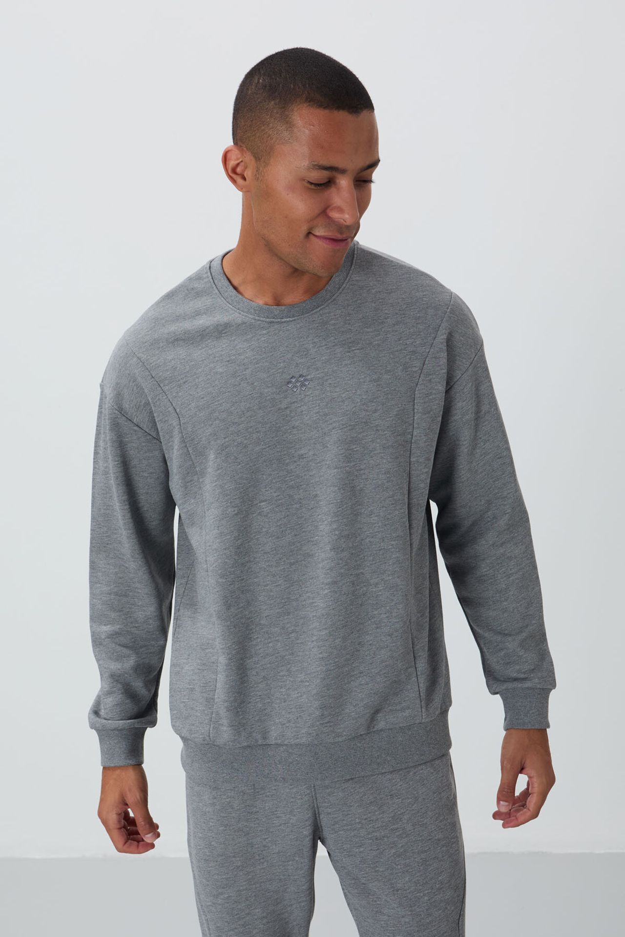 TOMMY Men's Long Sleeve Crew Neck Sweatshirt And Pants Set 2