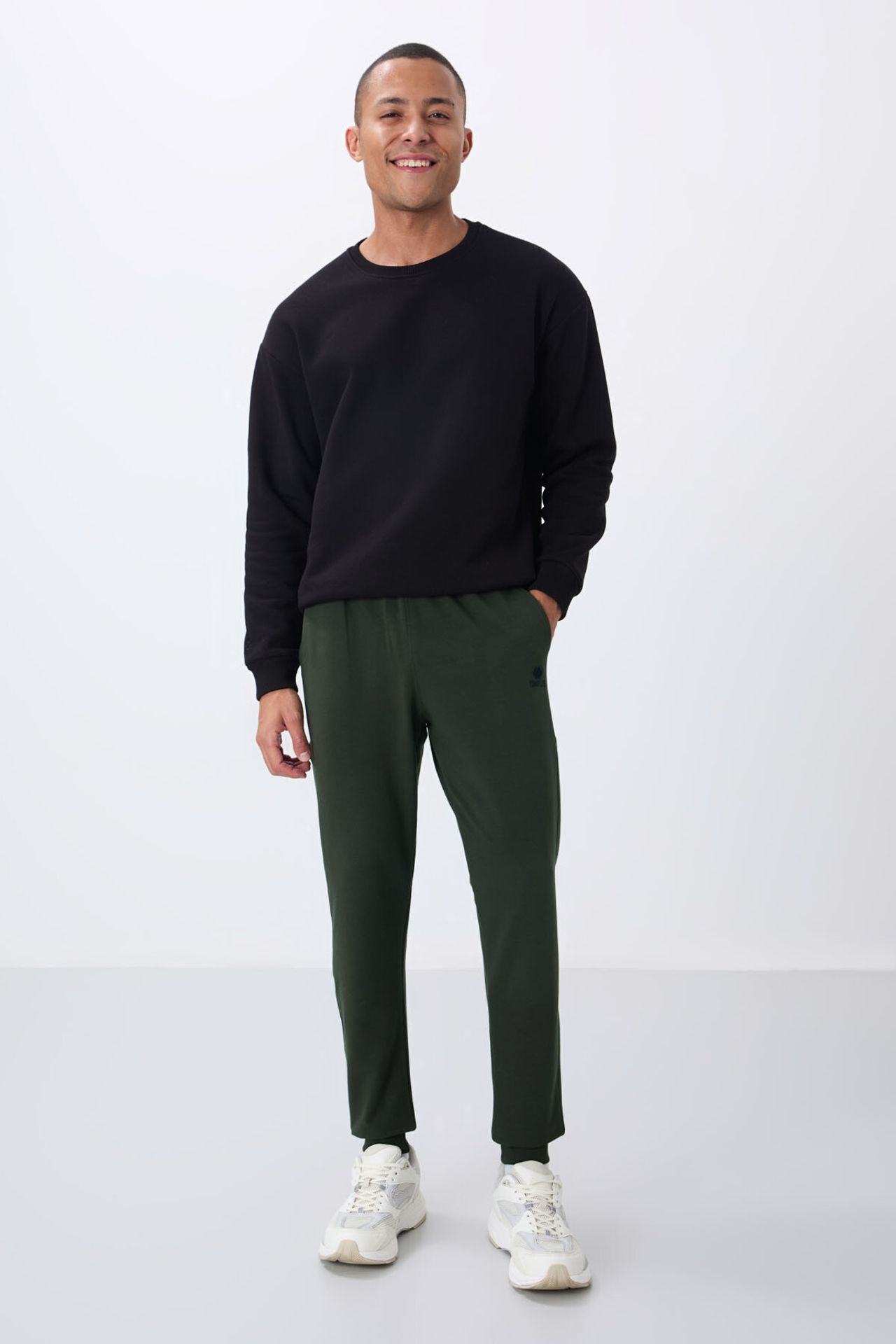 TOMMY Men's Solid Fleece Sweatpants 2
