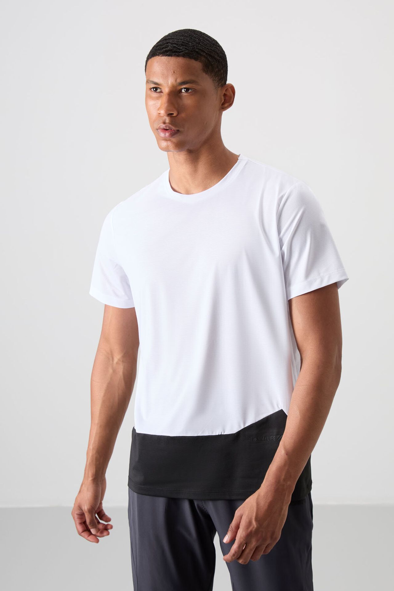 TOMMY Color Blocked Crew Neck T-Shirt 4