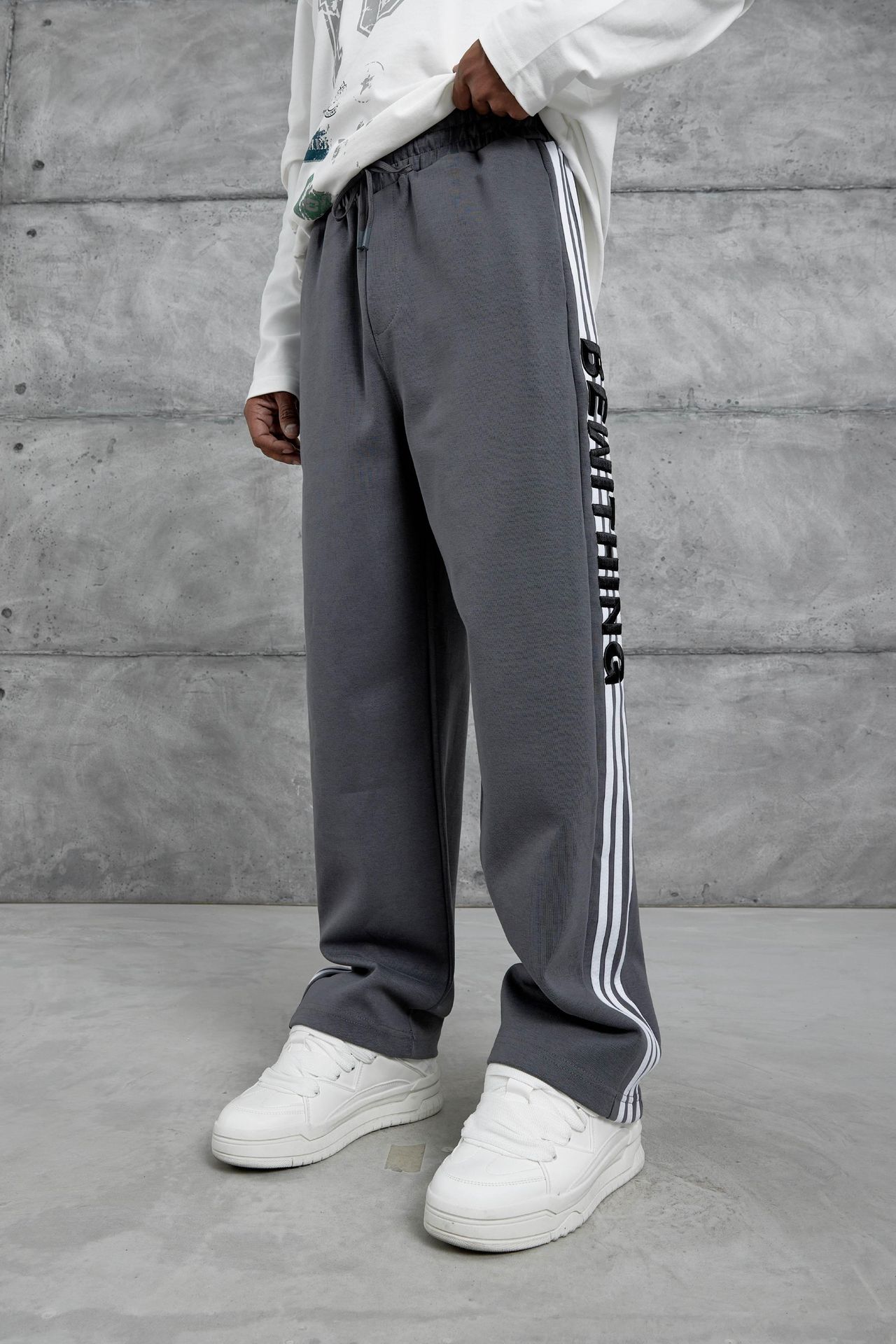 NOMARC Bol Baskılı Geniş Paça Jogger 2