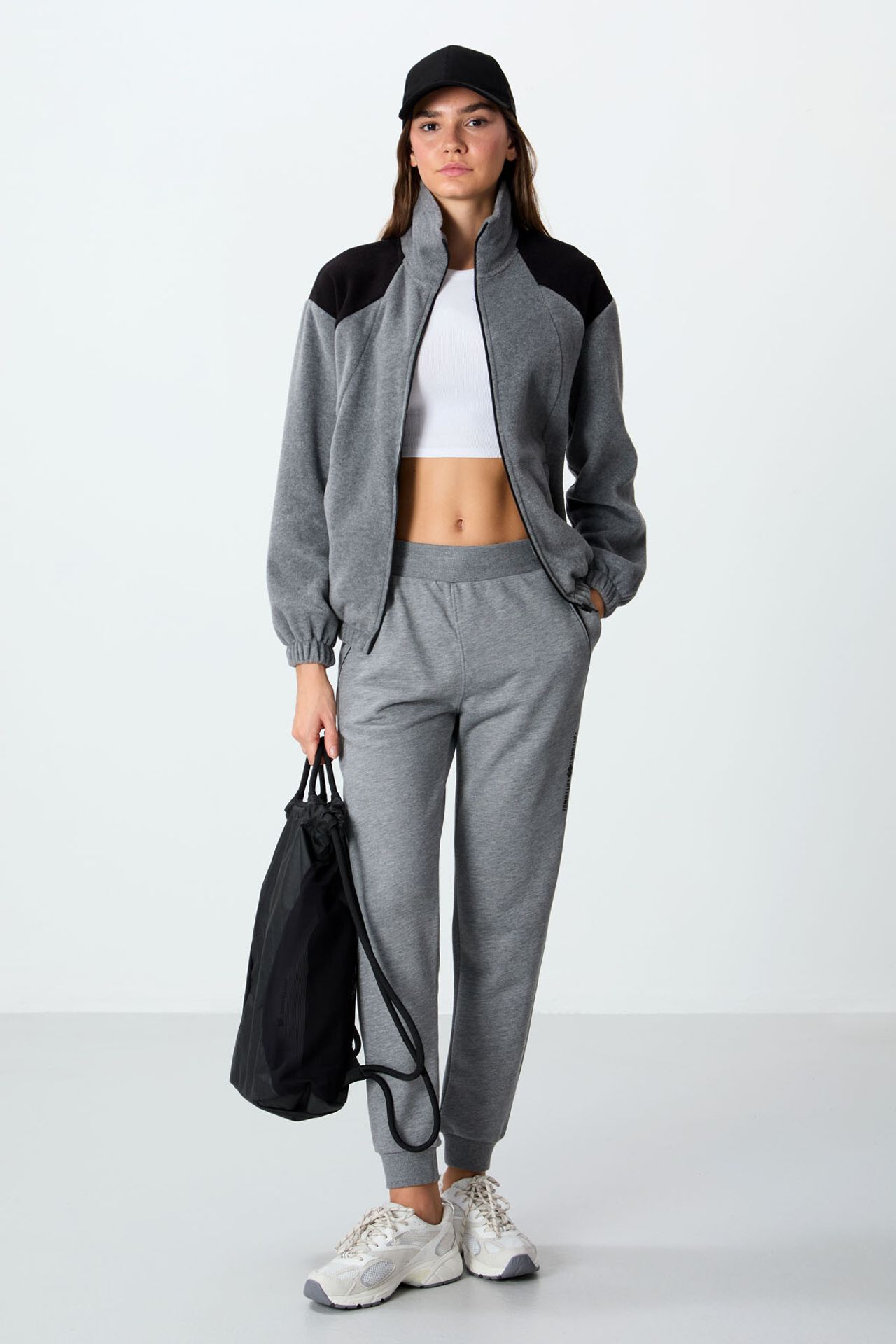 TOMMY Color Block Oversized Zip-Collar Sweatshirt 6