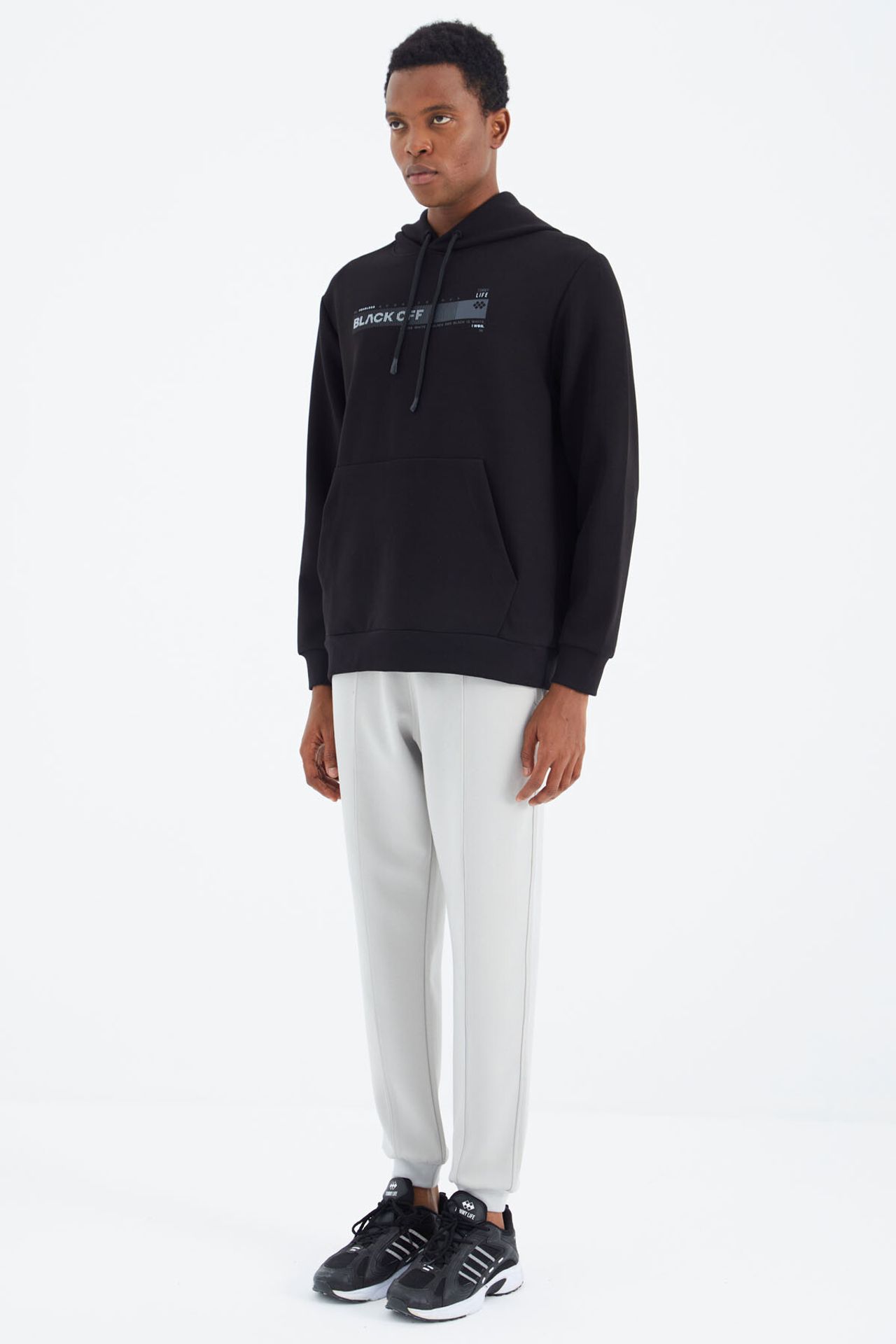 TOMMY Men's Regular-Fit 3-Thread Fleece Sweatpants 5