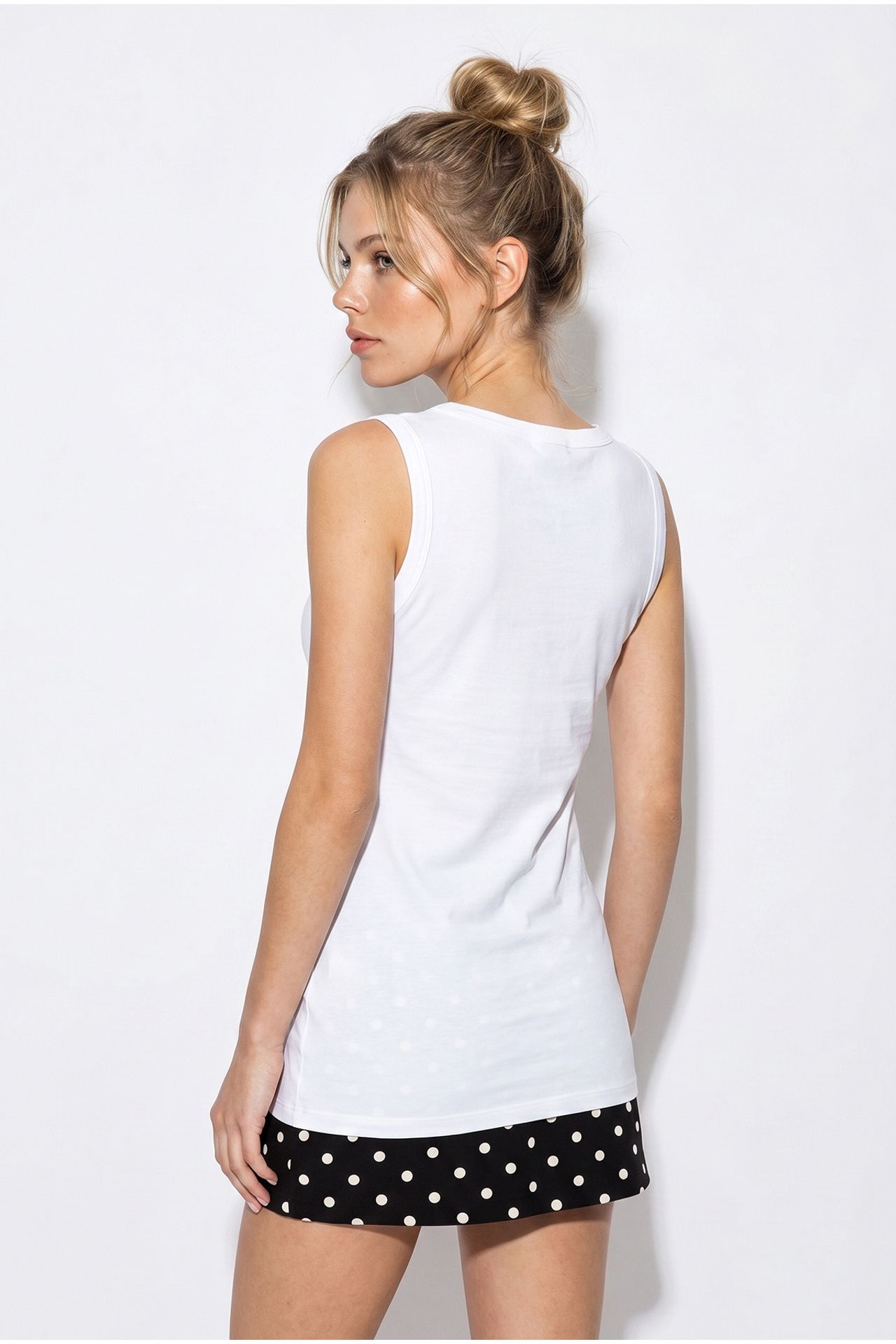LUCCI Fitted Sleeveless Crew Neck Cami 5