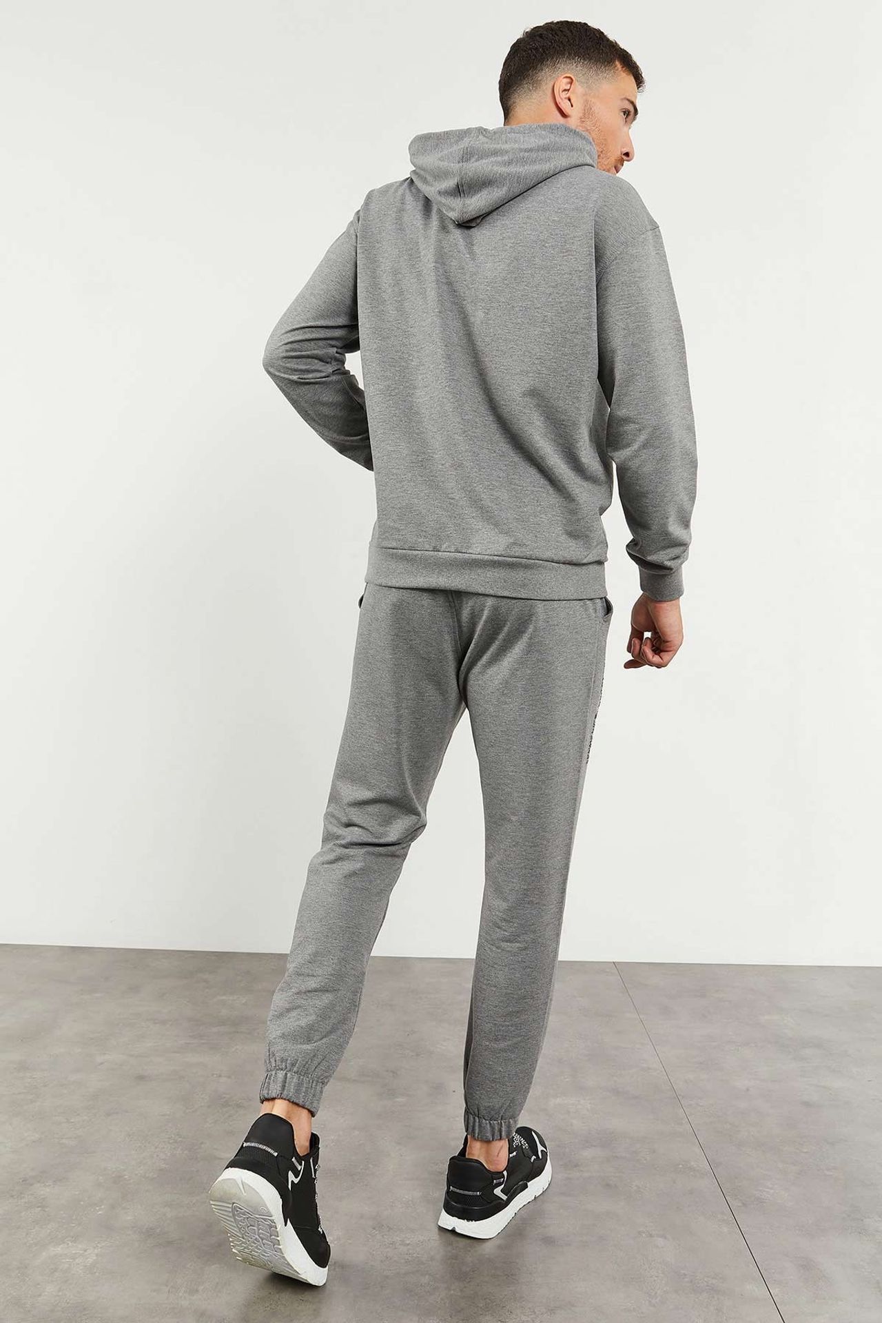 TOMMY Oversized Hooded Sweatshirt And Pants Set 6