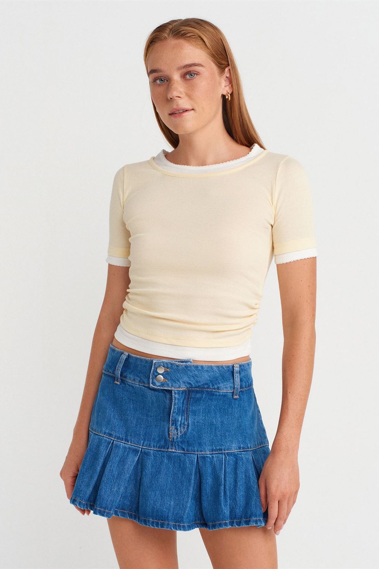 DILVIN Kadın Kısa Slim Fit Bisiklet Yaka Tişört 1