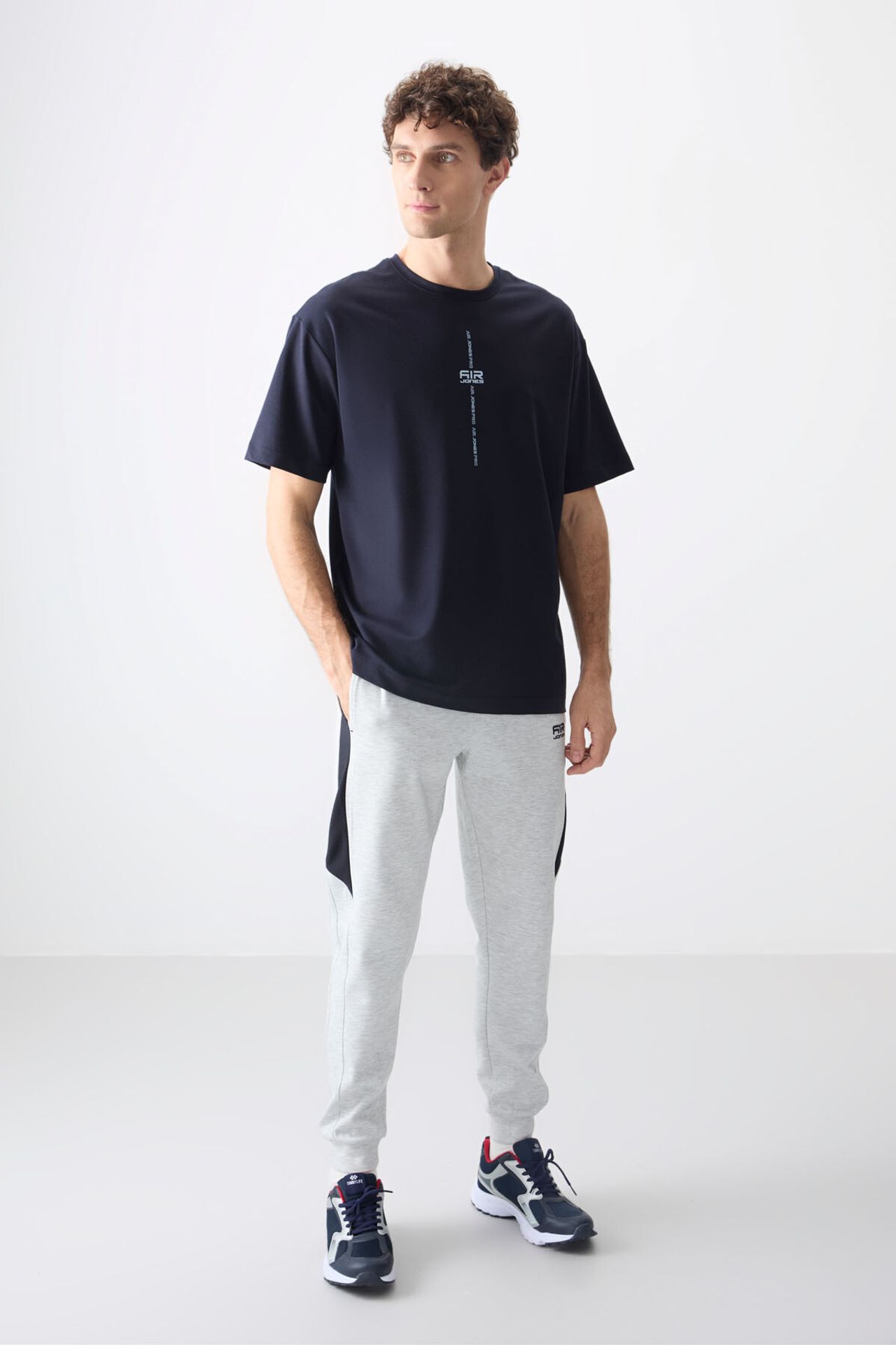 TOMMY Oversized Printed Crew Neck T-Shirt 3