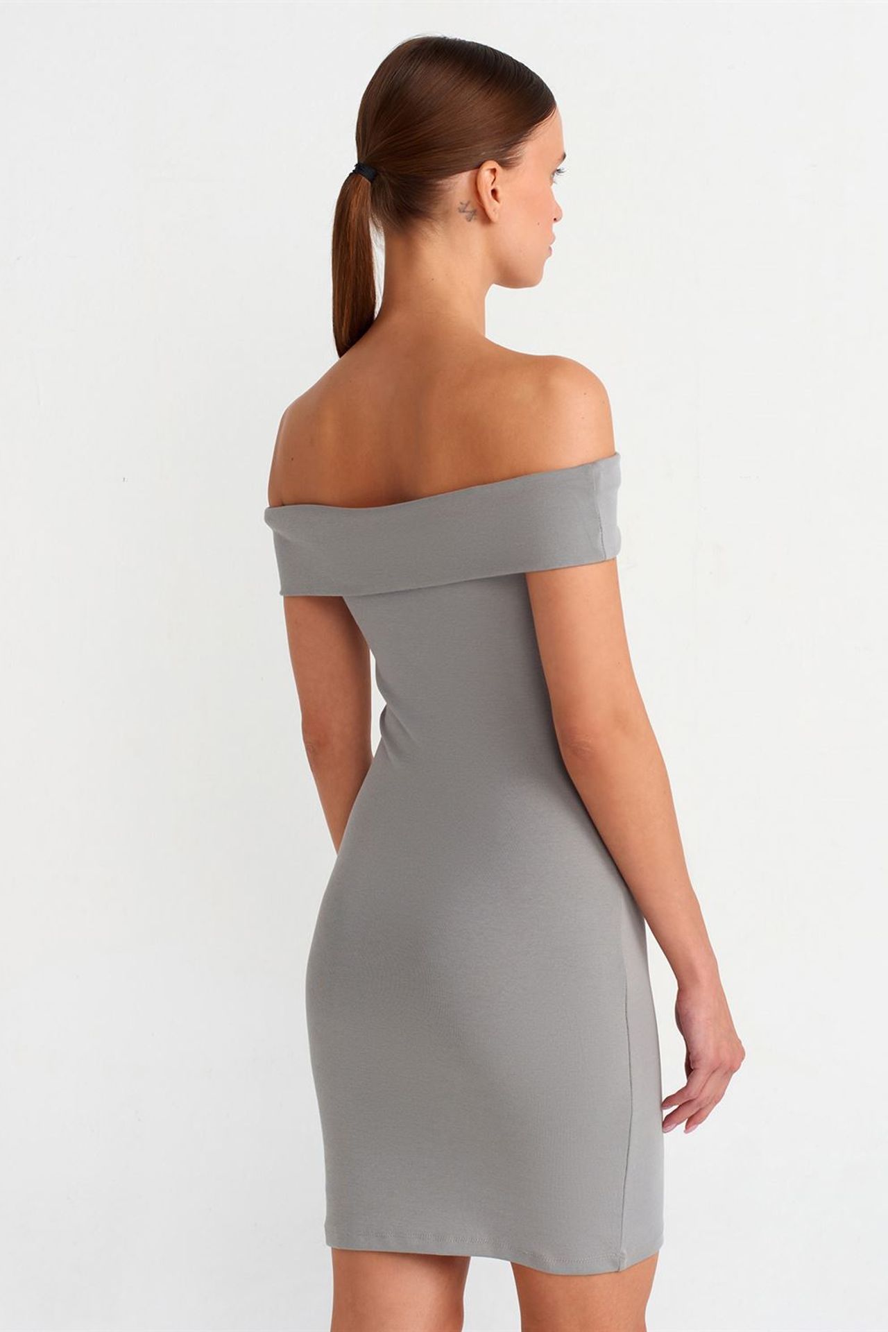 DILVIN Bodycon Mini Dress With Off-shoulder Neckline 2