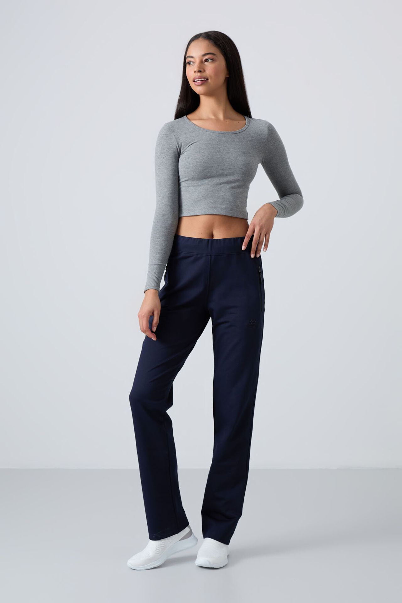 TOMMY Women's Straight-leg Fleece Sweatpants 1