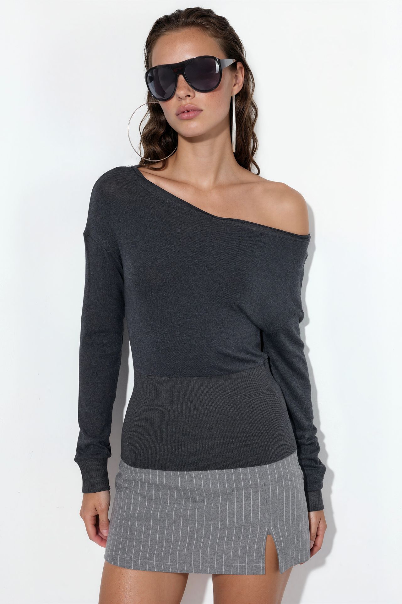 BUSEM Women's Cropped Ribbed Crew Neck Sweater 2
