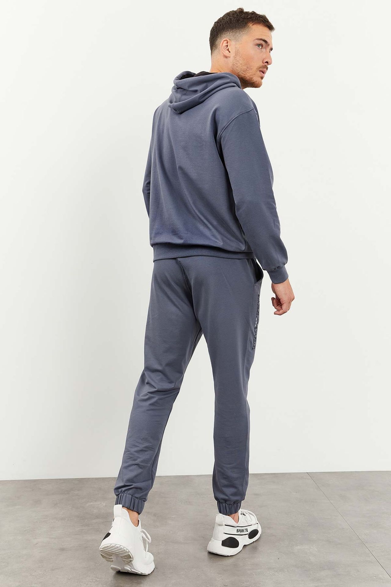 TOMMY Oversized Hooded Sweatshirt And Pants Set 6