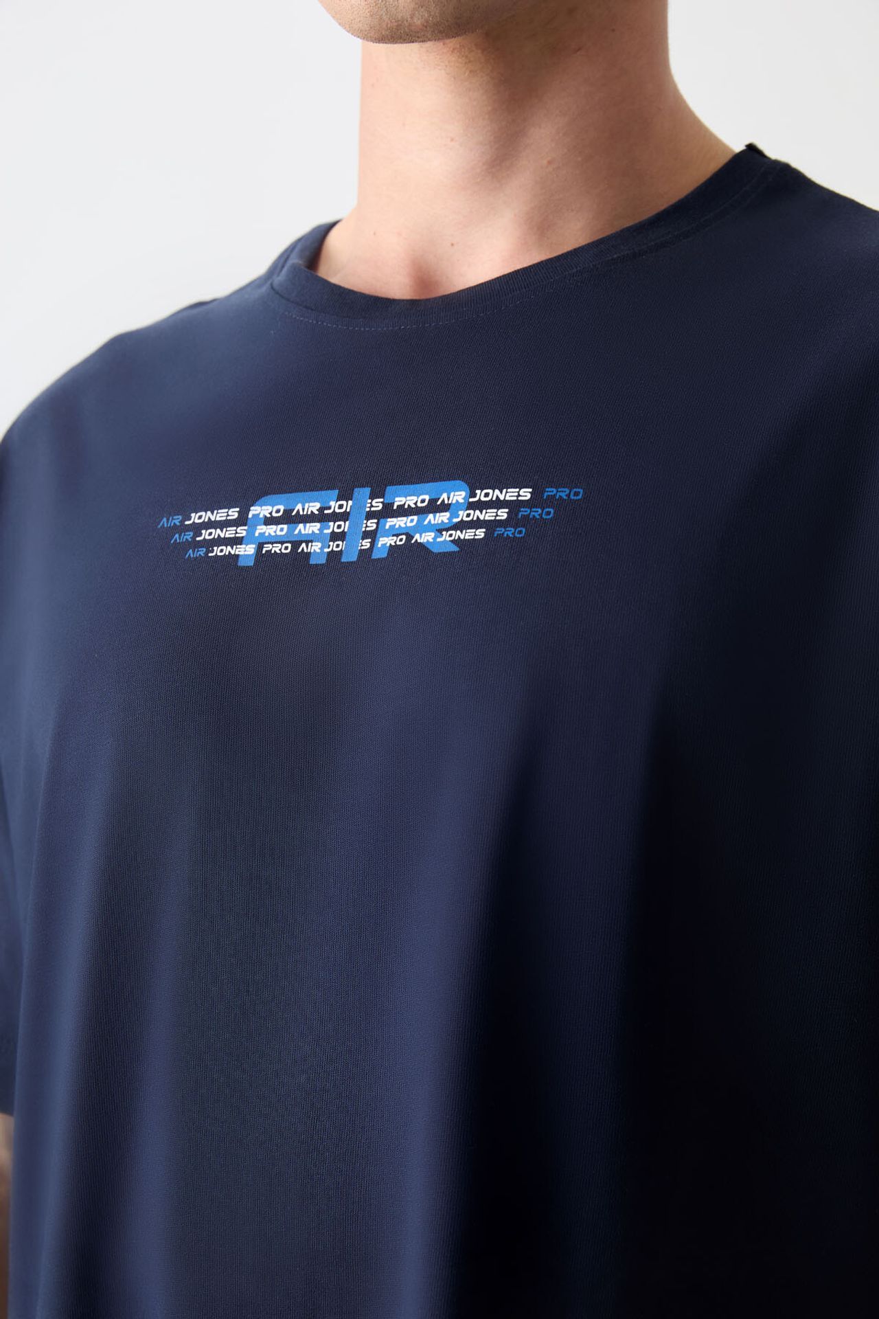 TOMMY Oversized Logo Cotton Crew Neck T-Shirt 3
