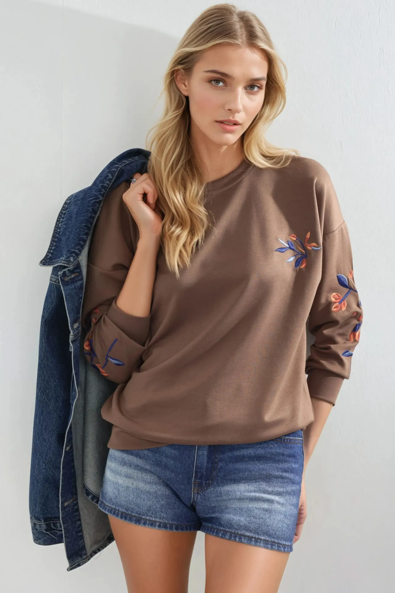 BERSAN Women's Crew Neck Sweatshirt 1