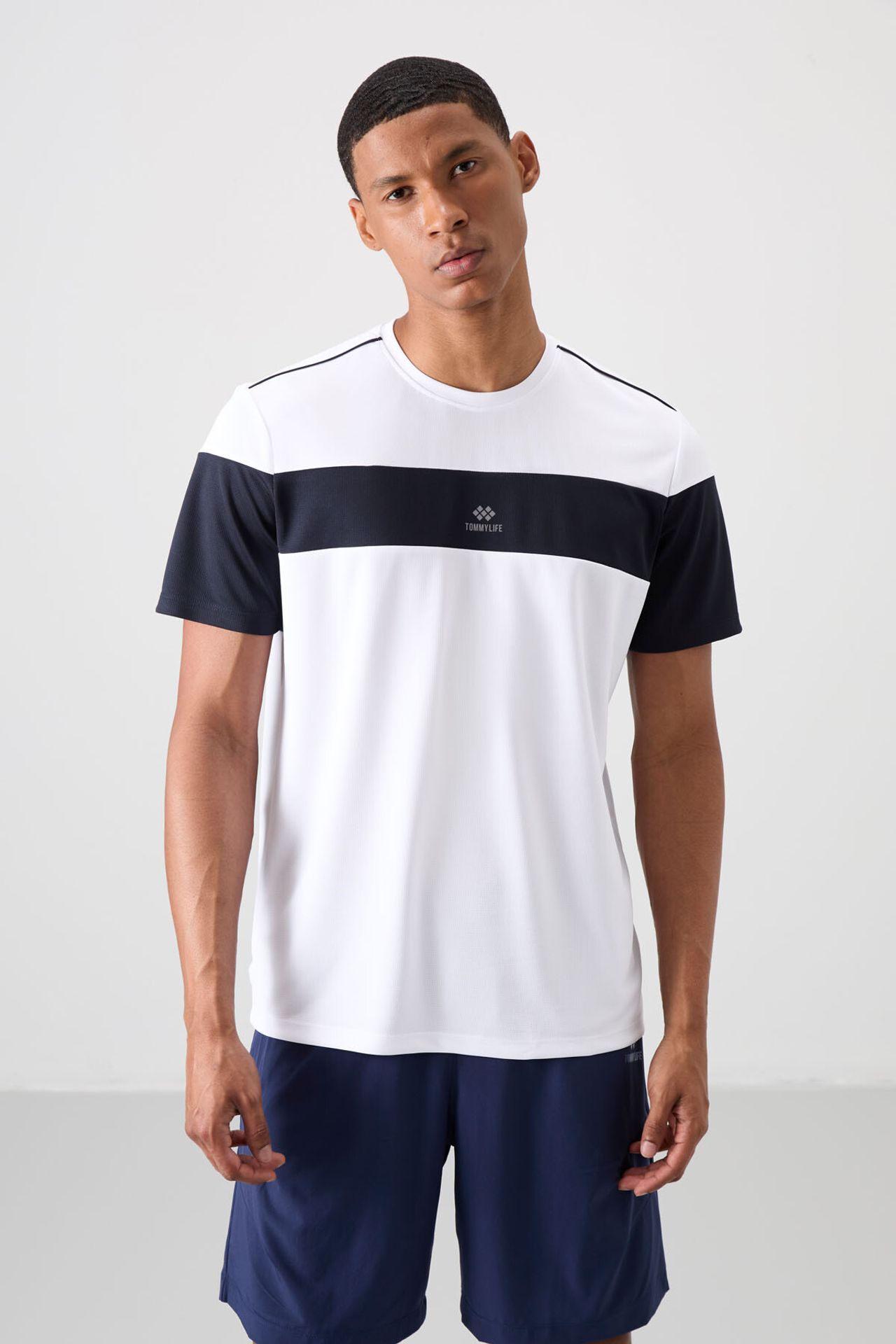 TOMMY Men's Color Block Crew Neck T-Shirt 1