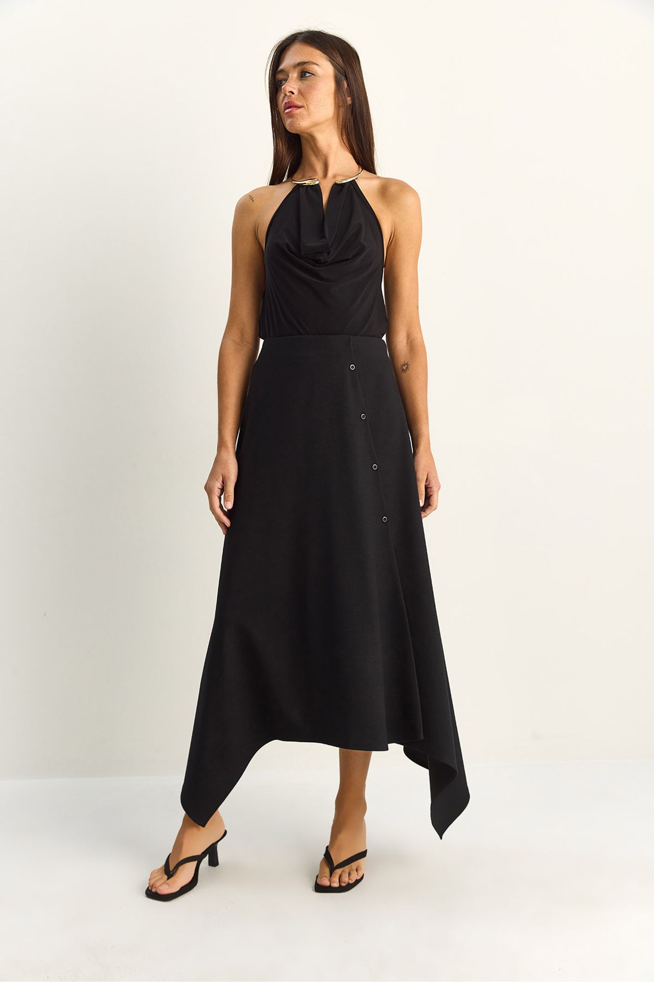 LUCCI Midi A-line Skirt With Button Closure 2