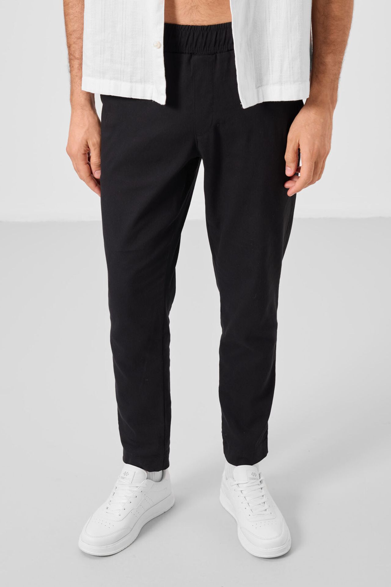 TOMMY Men's Straight-Leg Gabardine Chinos 2