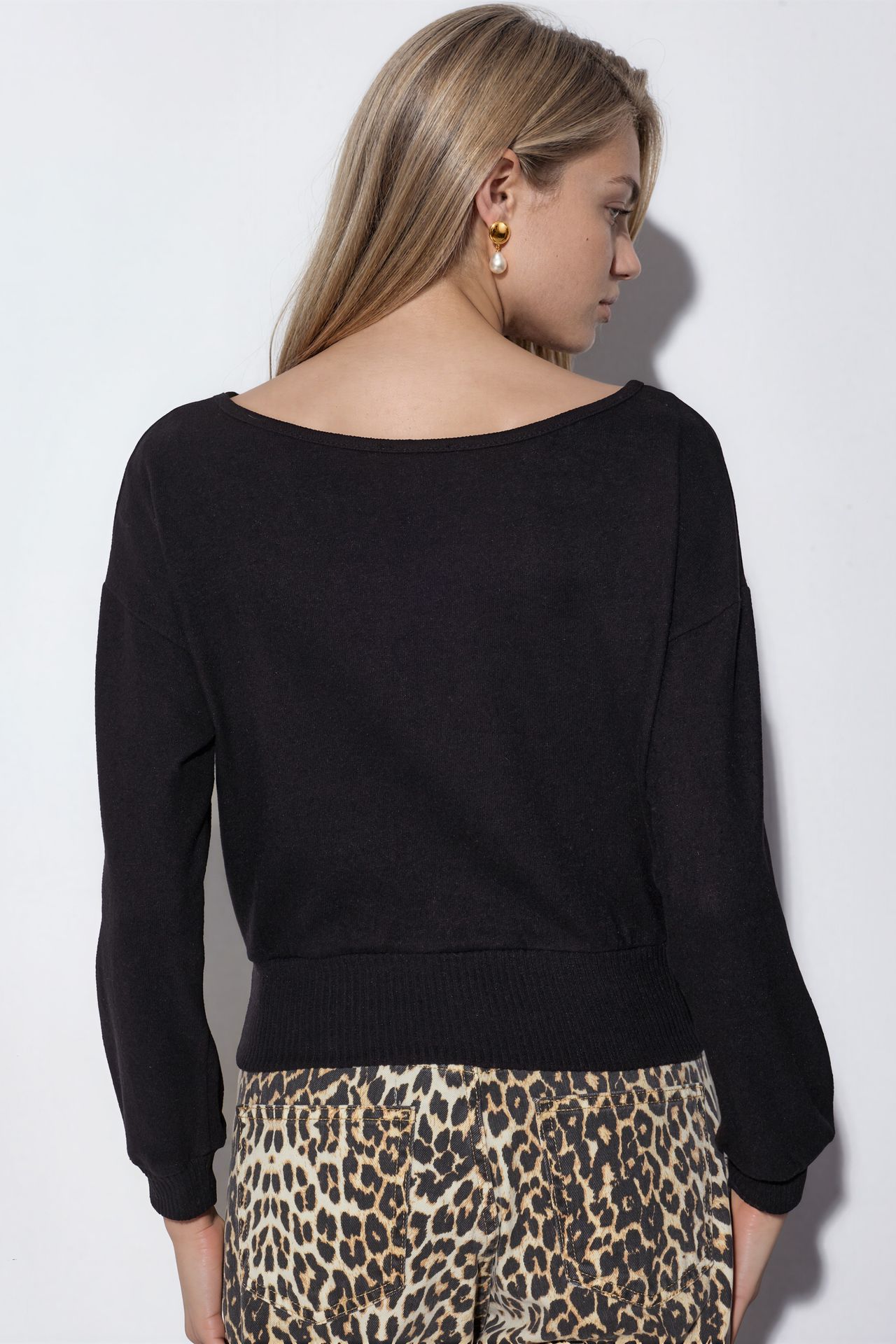 BUSEM Women's Cropped Crew Neck Sweatshirt 3