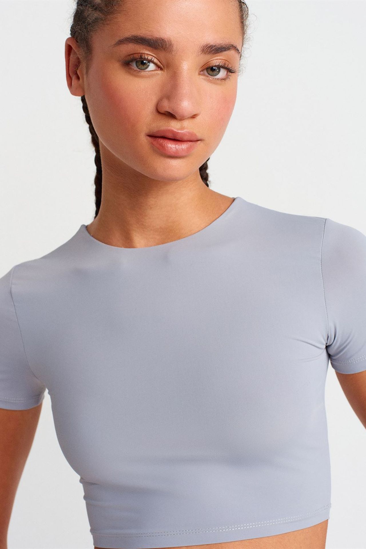 DILVIN Women’s Slim Fit Crop T-Shirt 3