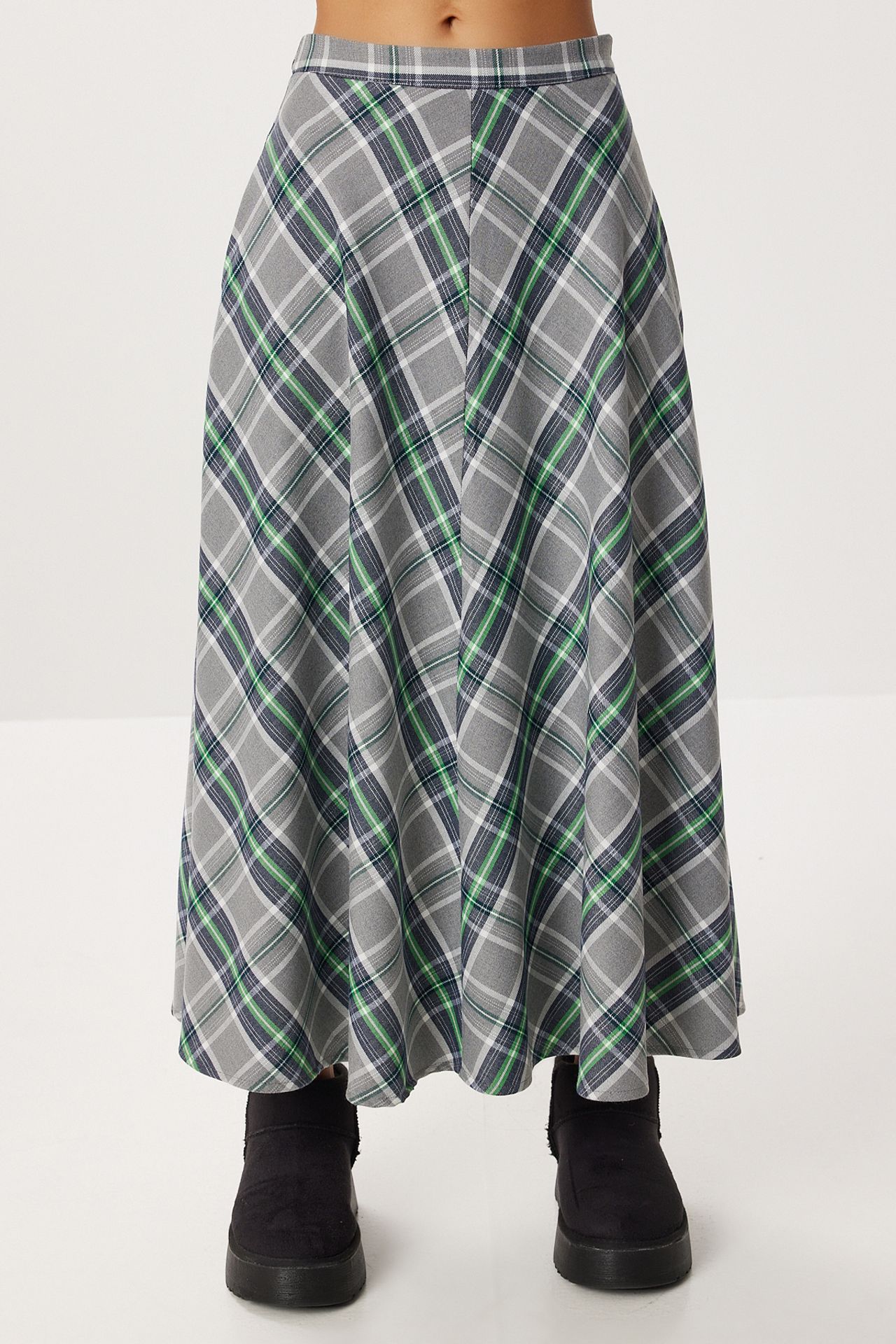 ISTANBUL Pocket Detailed Long Plaid Skirt with Zipper Closure 4