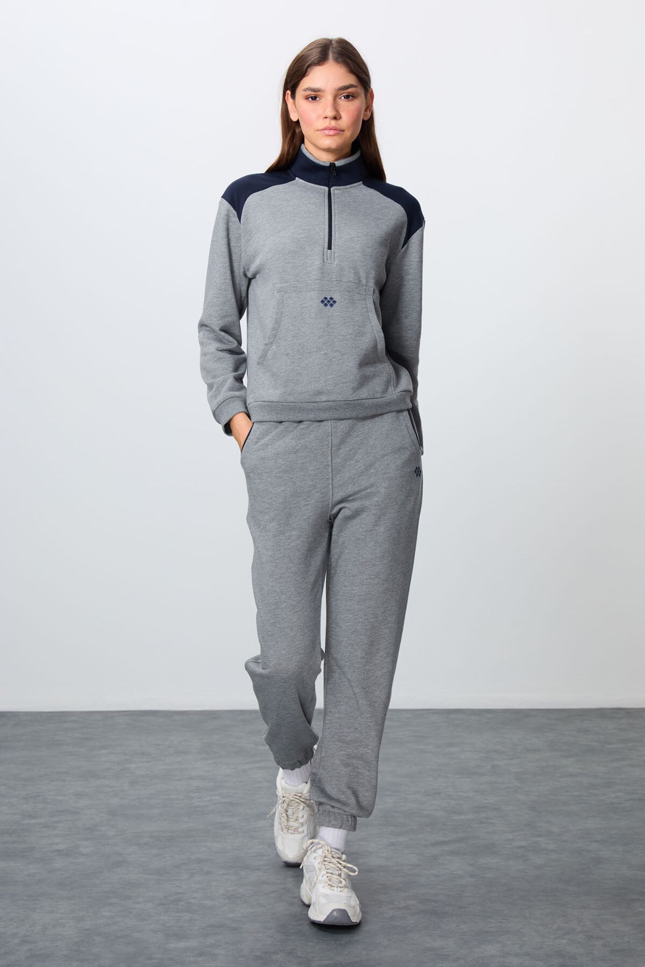 TOMMY Color-Blocked Fleece Tracksuit Set 1