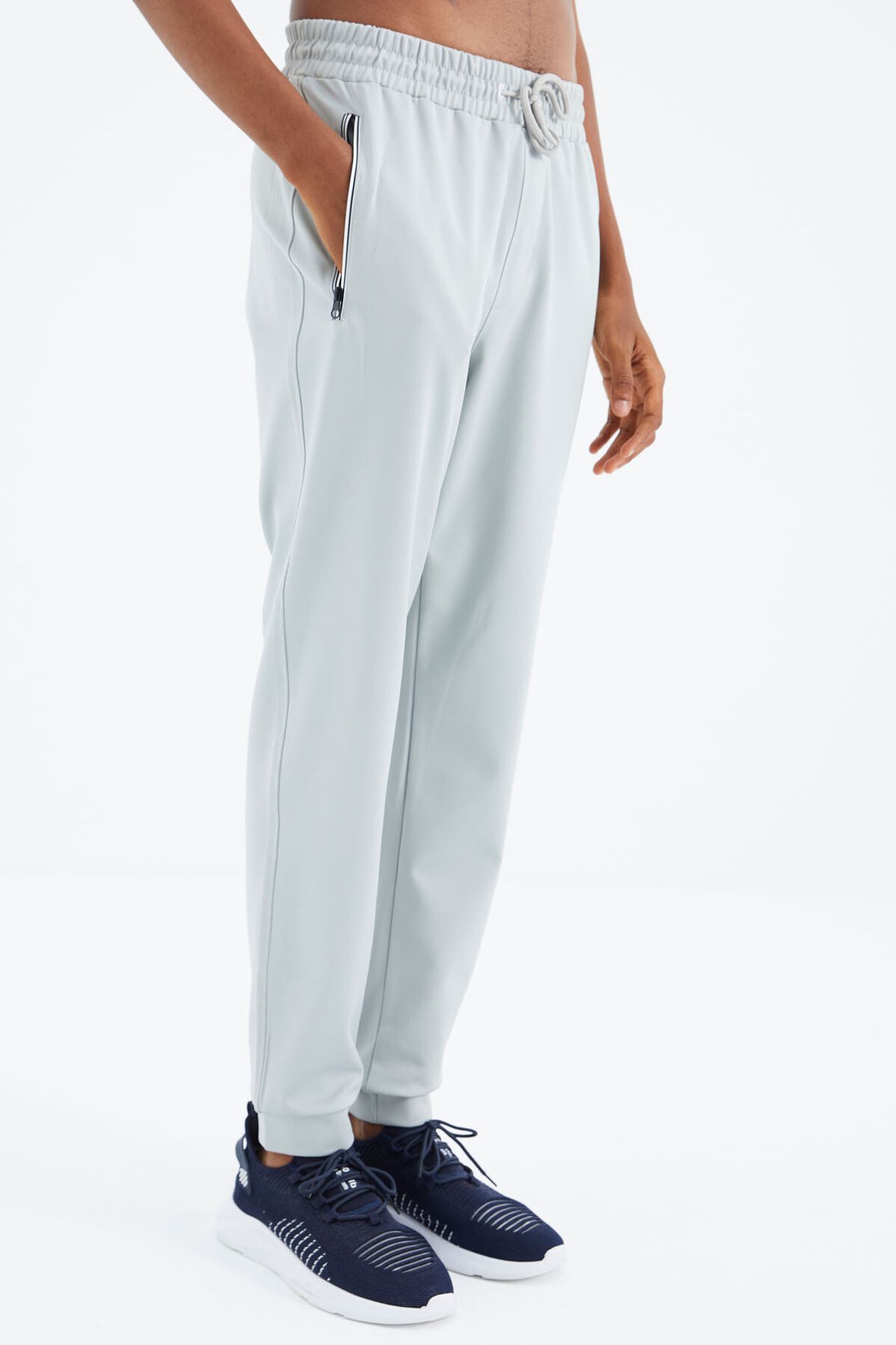 TOMMY Men's Relaxed Fit Sweatpants 3