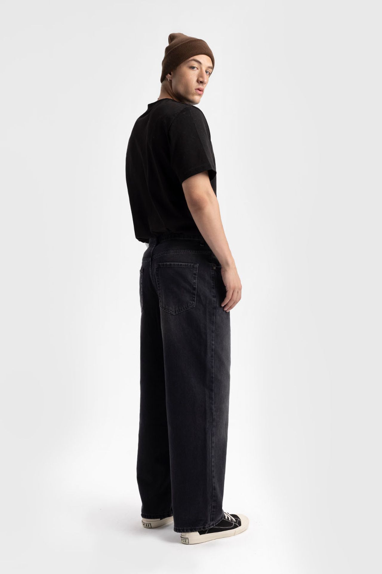 GIESTO Relaxed Fit Straight Leg Jeans 4