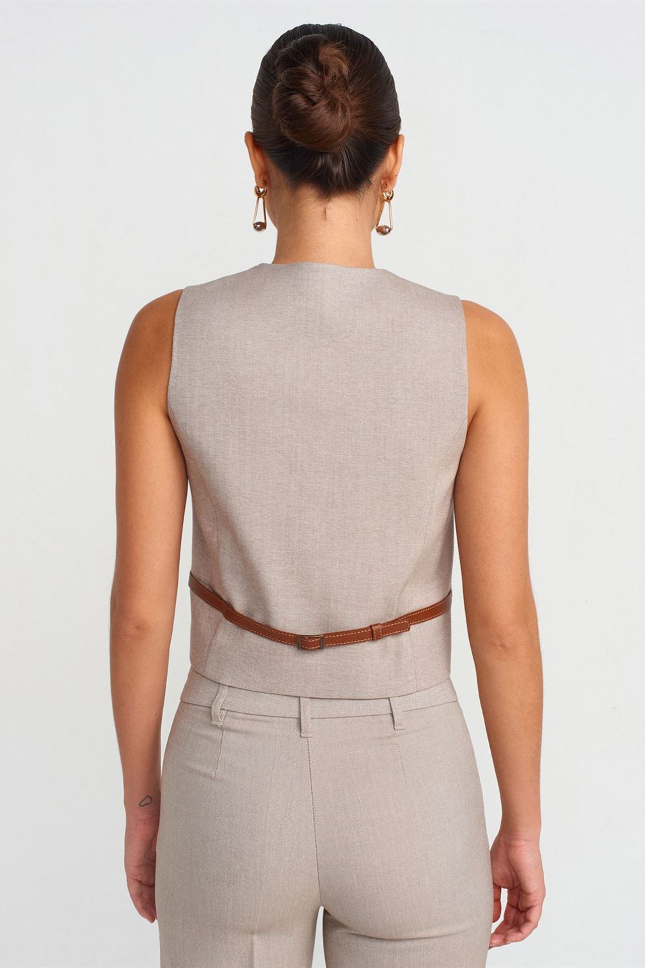 DILVIN Belted Cropped V-Neck Waistcoat 2