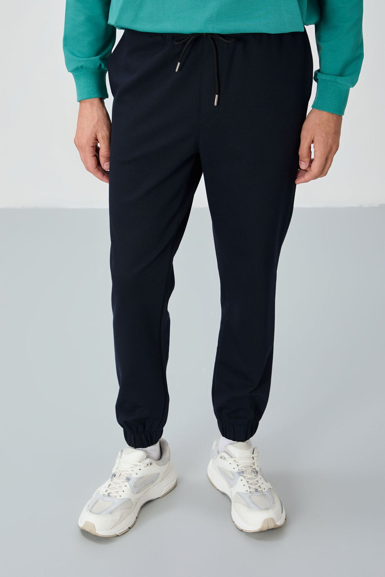TOMMY Men's Regular Fit Fleece Sweatpants 1