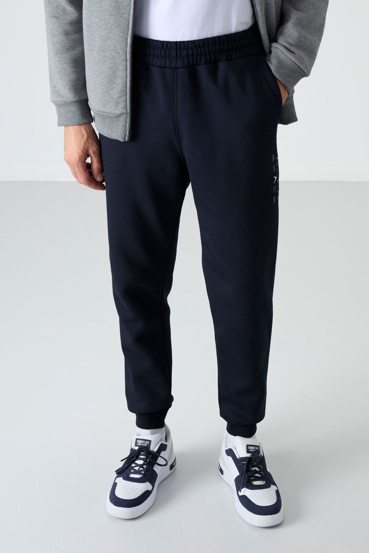 TOMMY Men's Color-Blocked Zip Sweatshirt And Pants Set 5