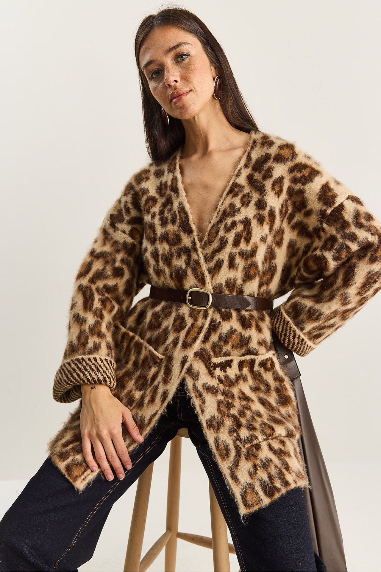 LUCCI Oversized Long Cardigan with Leopard Print and Pockets 2