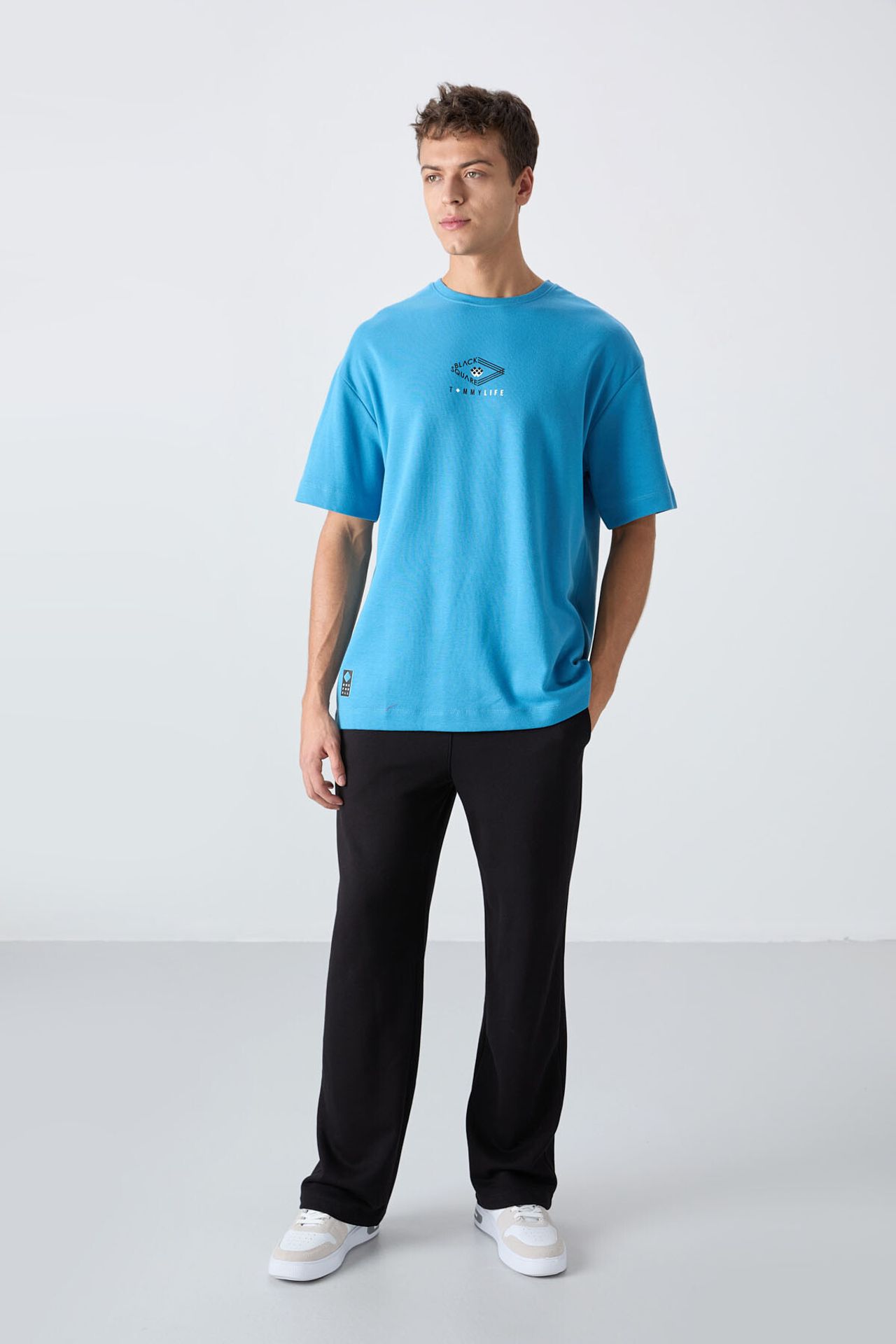 TOMMY Oversized Cotton-Blend Logo T-Shirt 3