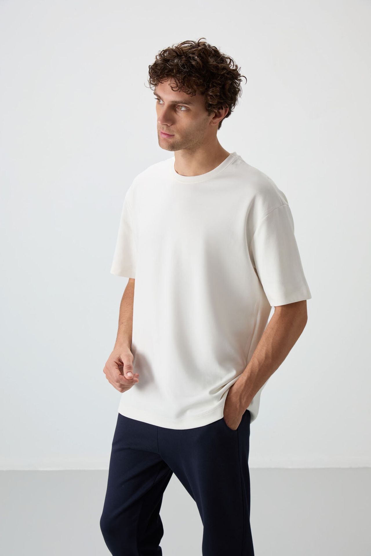 TOMMY Men's Oversized T-shirt And Pants Set 2