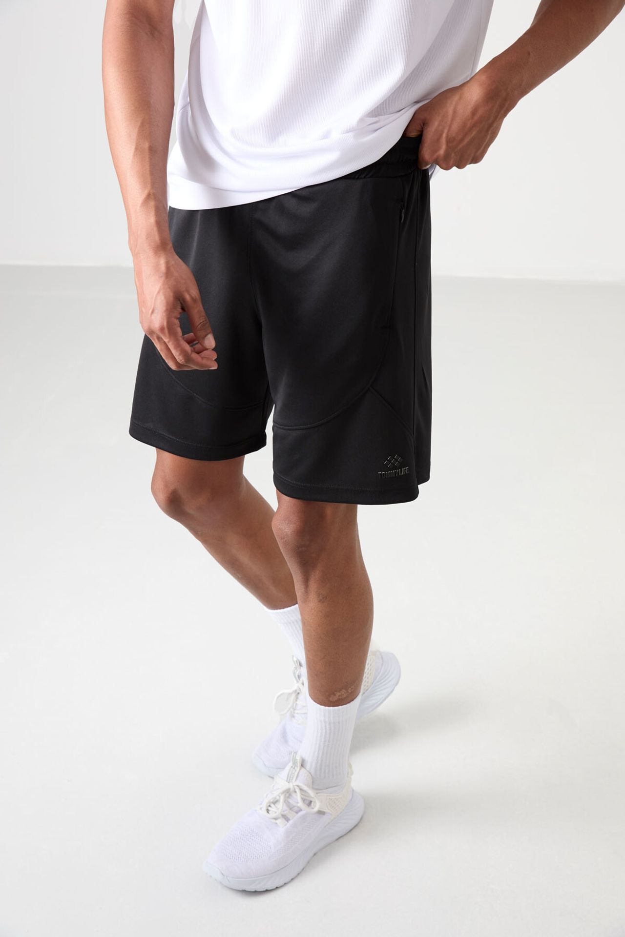 TOMMY Men's Solid Knit Sweat Shorts 2
