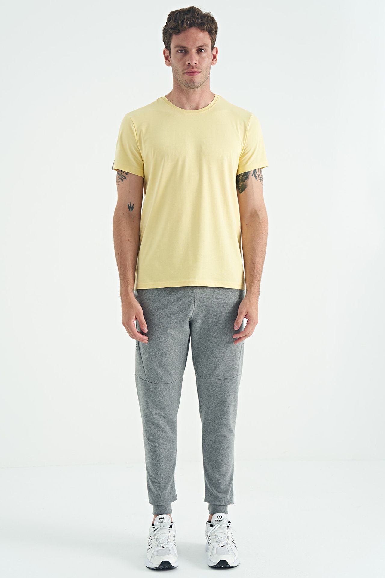 TOMMY Men's Cotton Elastane Crew Neck T-Shirt 2