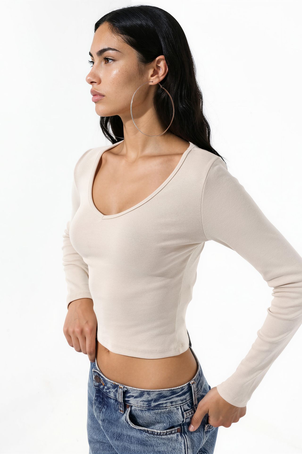BUSEM Fitted V-Neck Long Sleeve Blouse 2