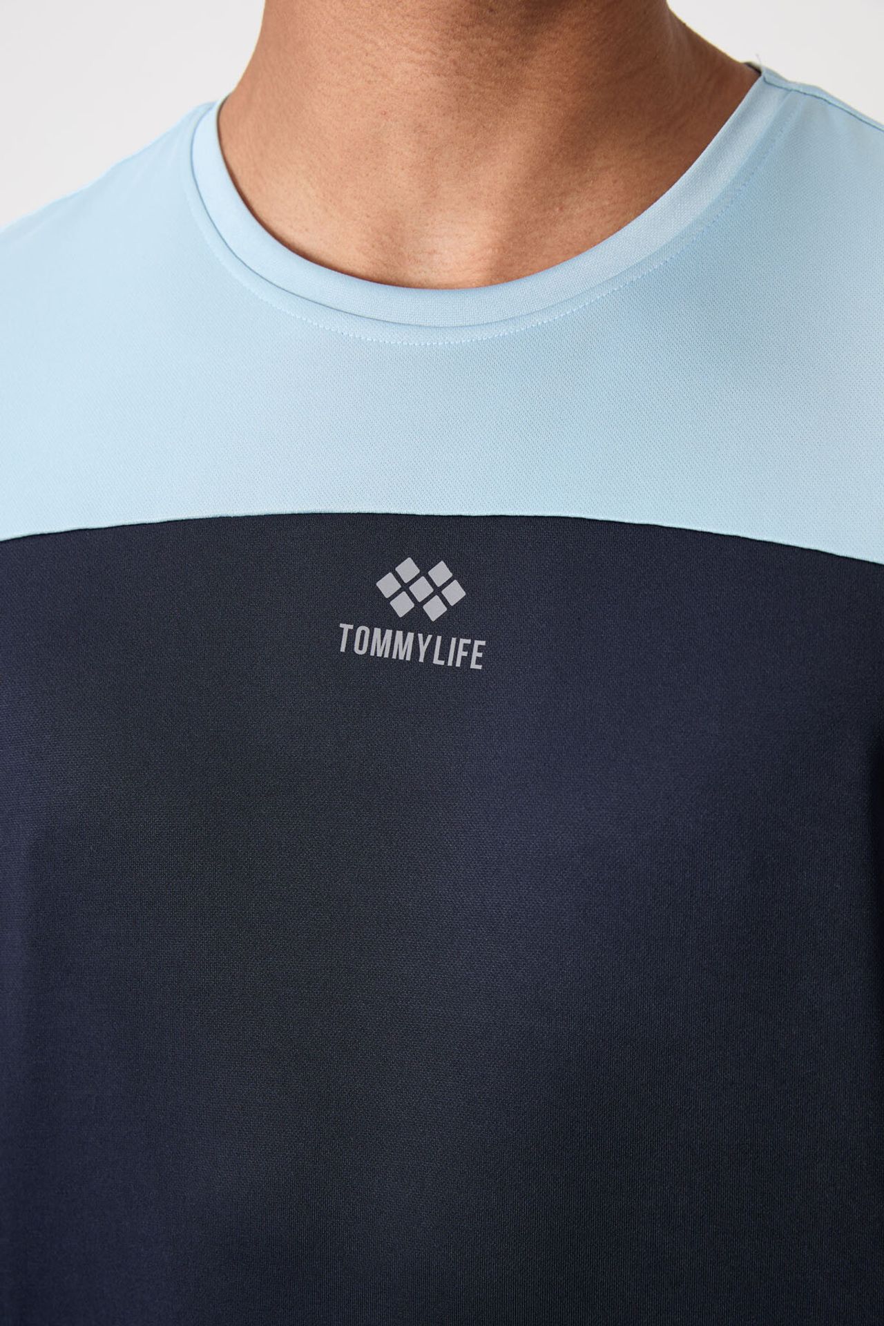 TOMMY Men's Colour-Blocked Crew Neck T-Shirt 3