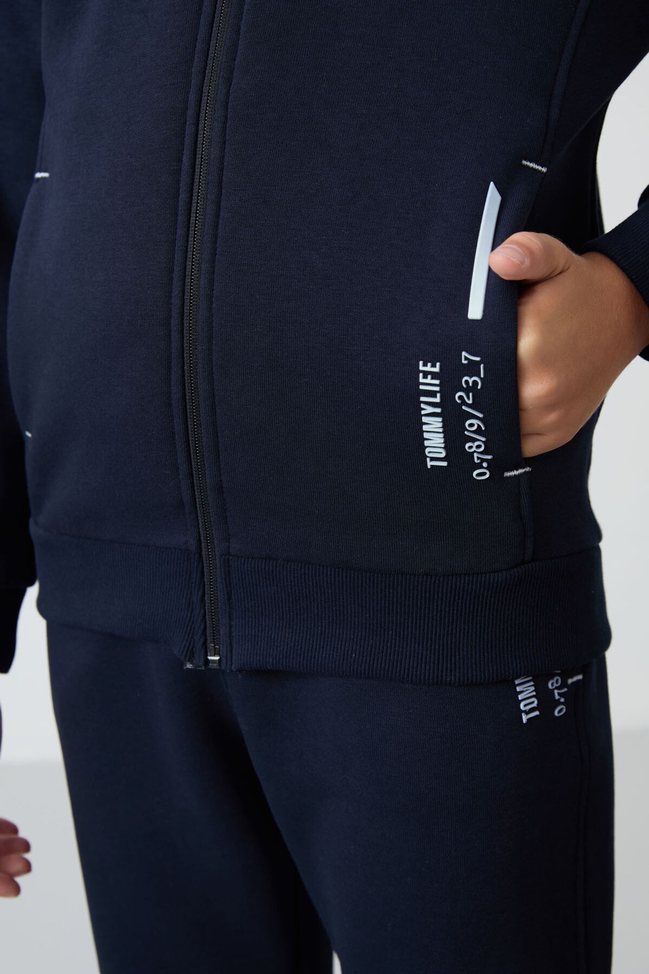 TOMMY Youth Active Set 4