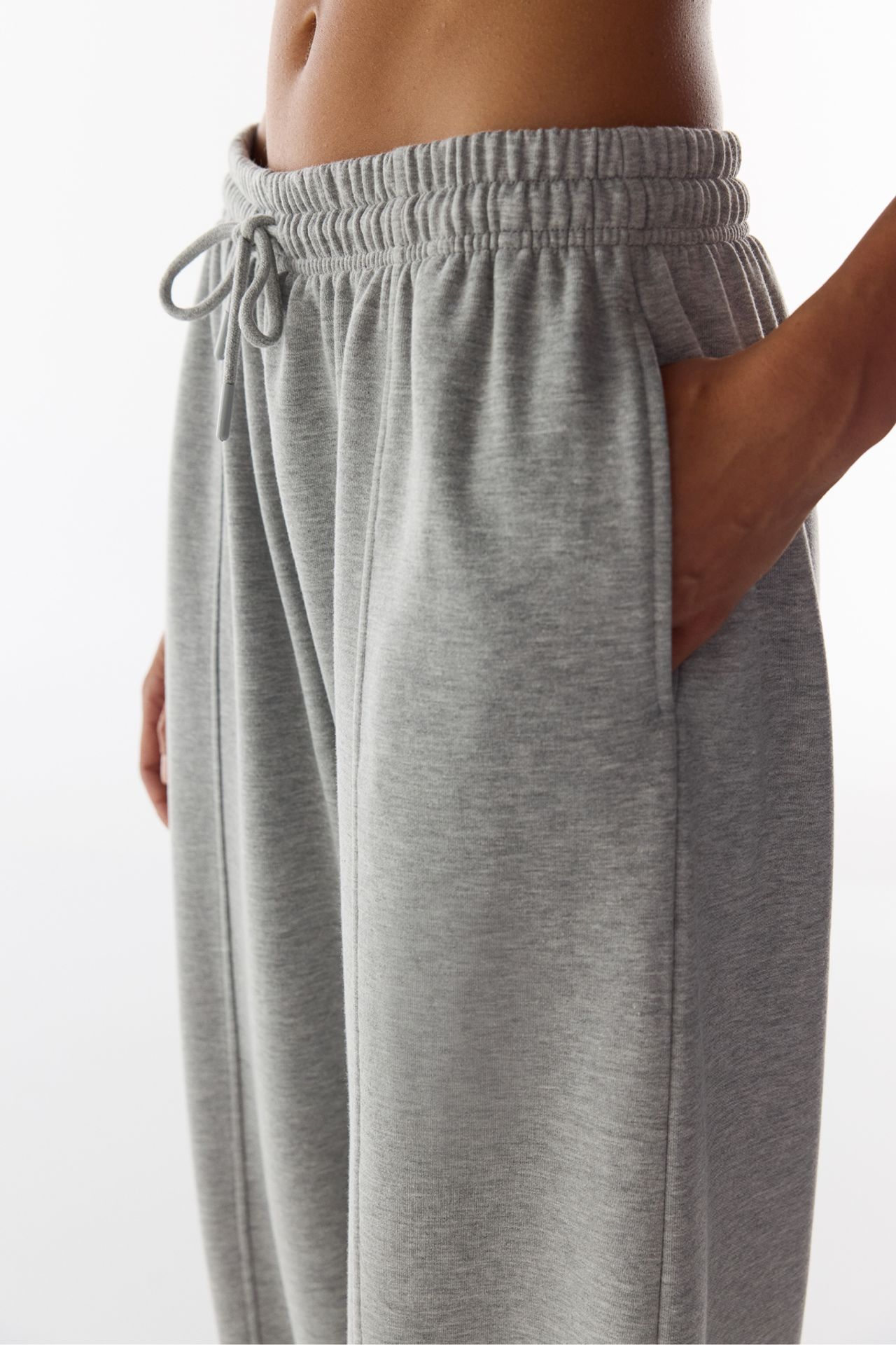 PENTI Stitch Detail Brushed Balloon Cut Sweatpants 5