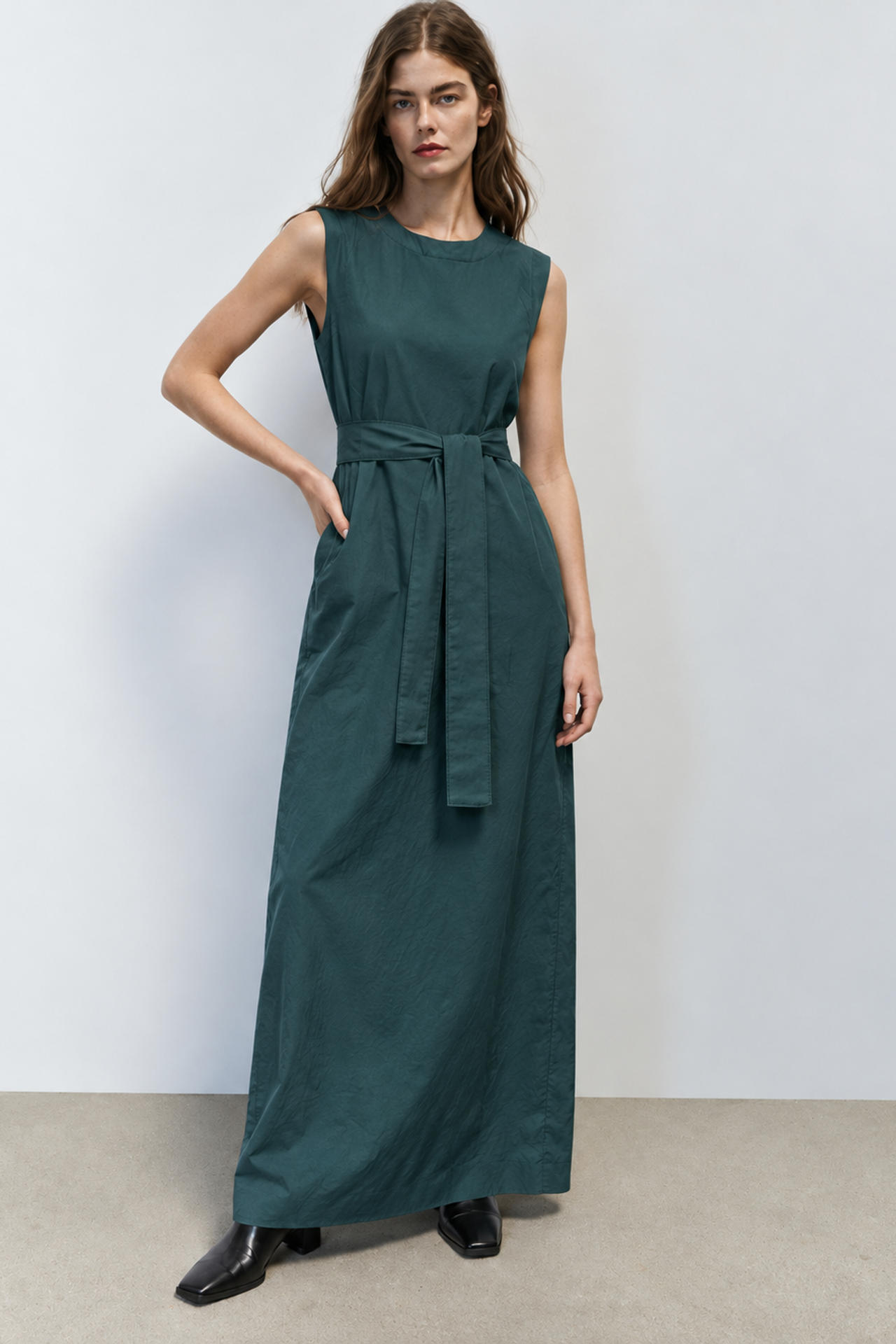 MY FASHION Belted Sleeveless Maxi Dress with Crew Neck 4
