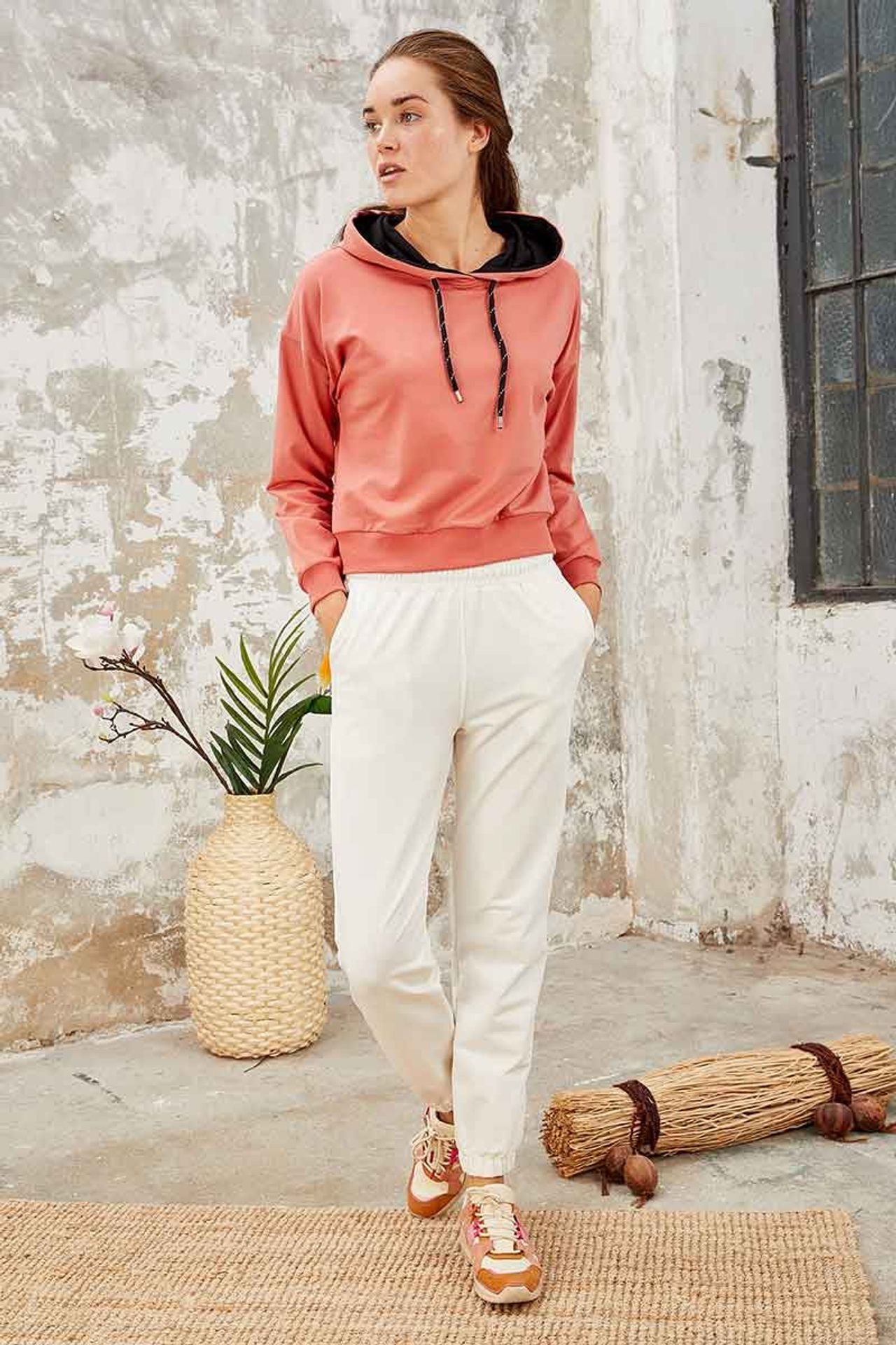 TOMMY Relaxed Hooded Sweatshirt With Tie Detail 5