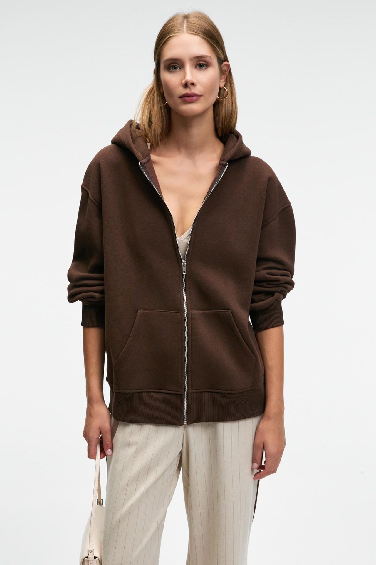 GRIMELANGE Relaxed Crew Neck Long Sleeve Sweatshirt 2