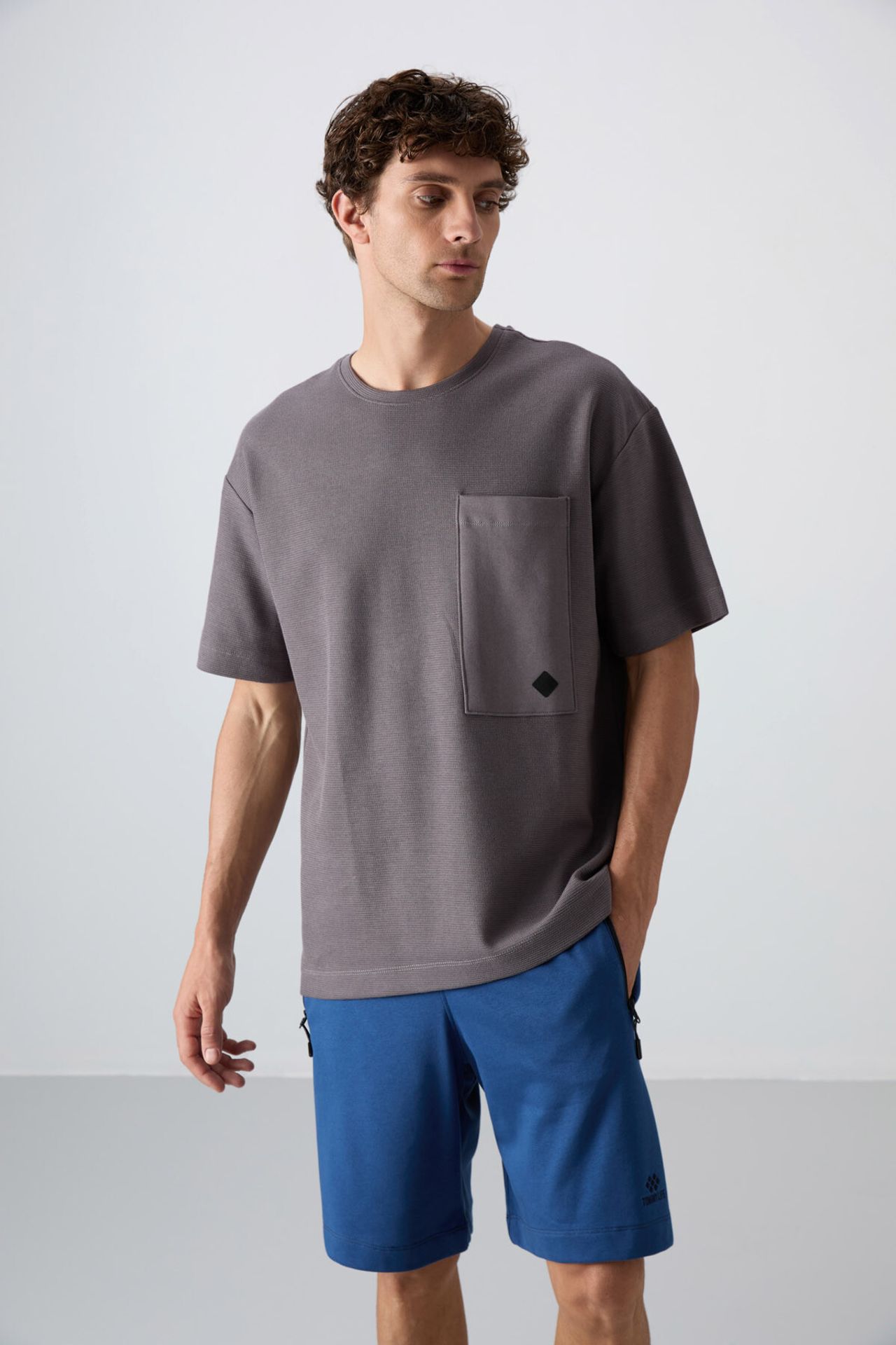 TOMMY Oversized Cotton-Blend Crew Neck T-Shirt With Pocket 1