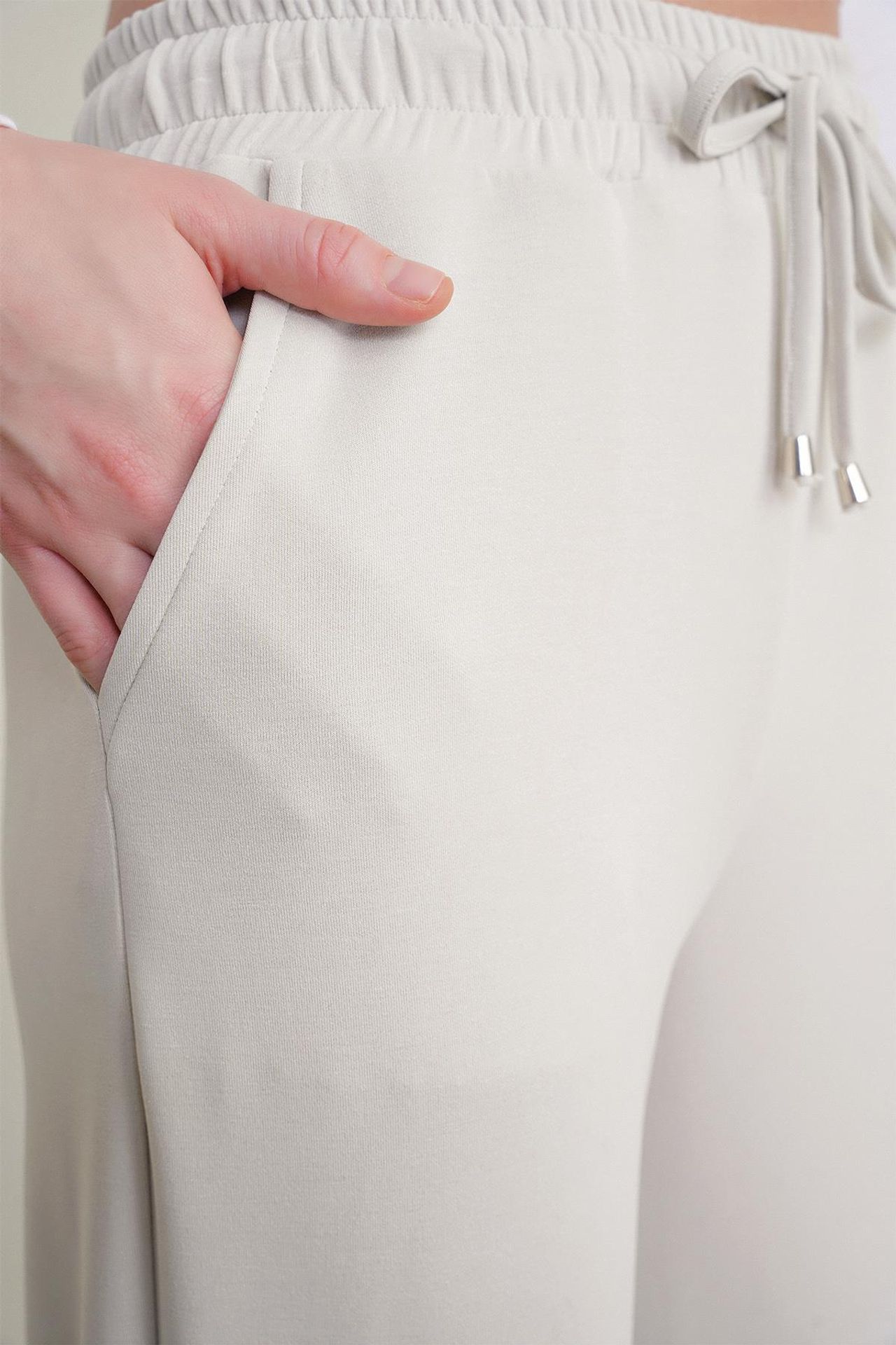 MIXRAY High Waist Pull On Straight Leg Pants with Pockets 4