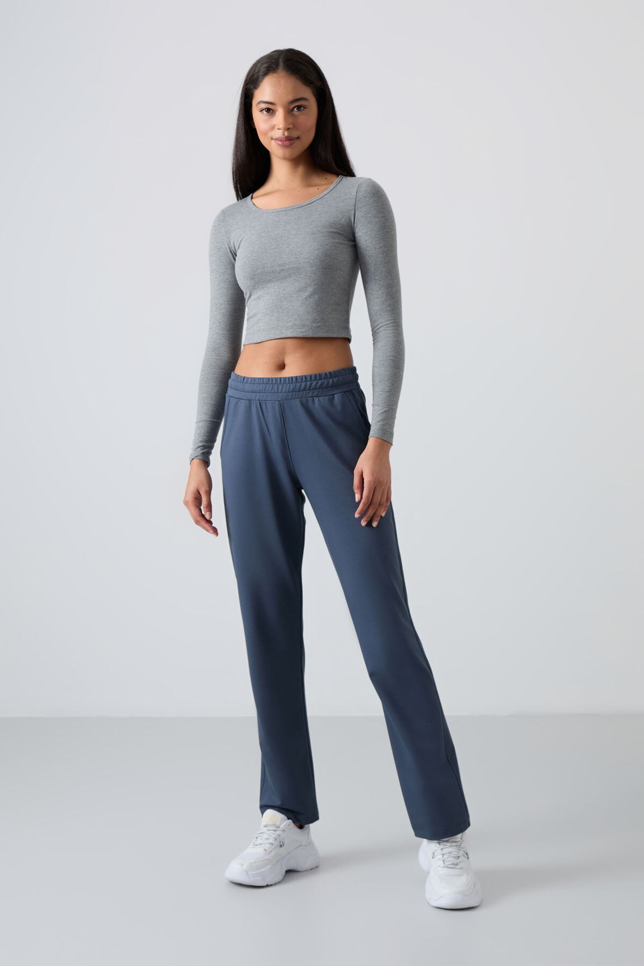 TOMMY Women’s Straight-Leg Fleece Sweatpants 4