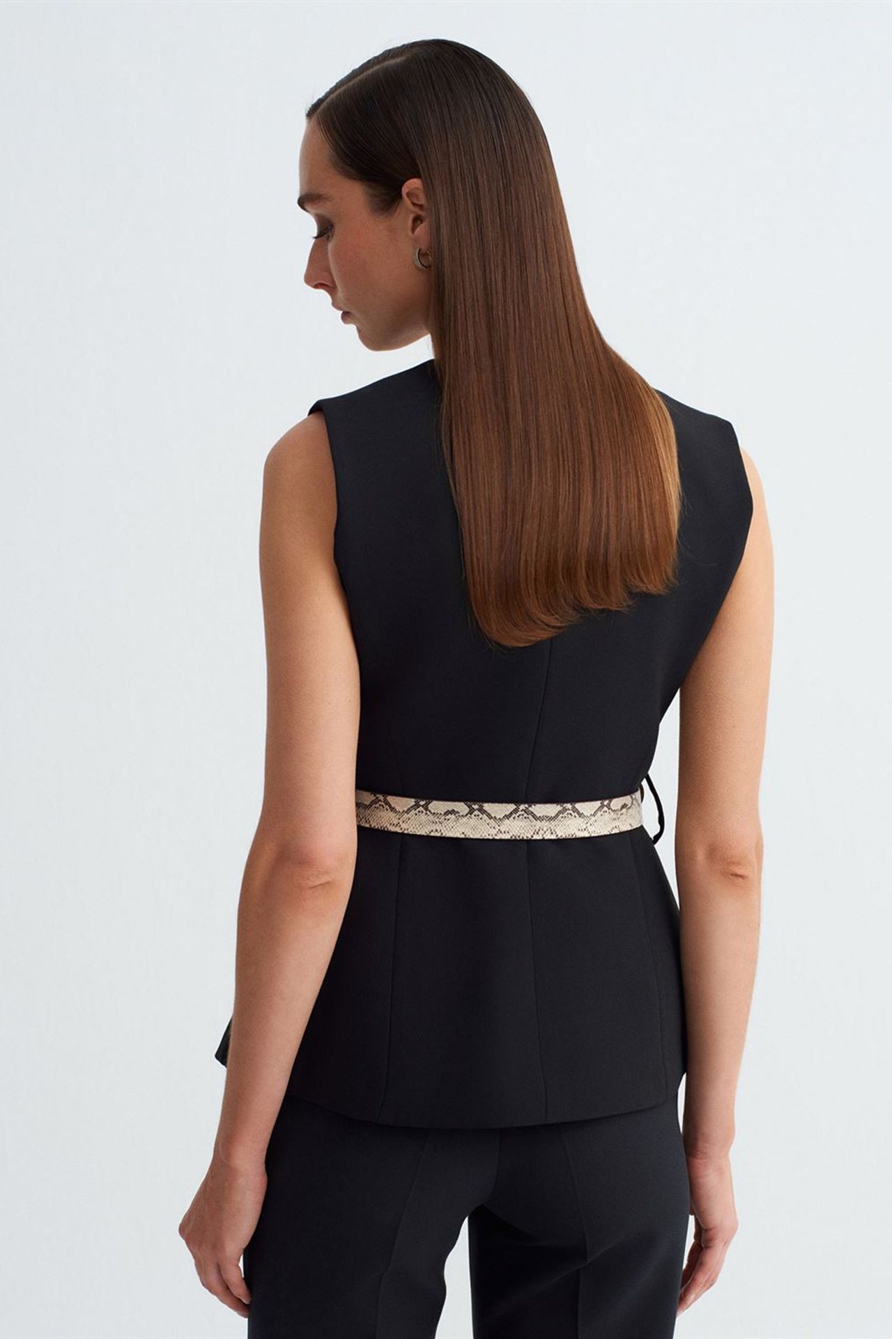 DILVIN Belted Crepe Waistcoat 2