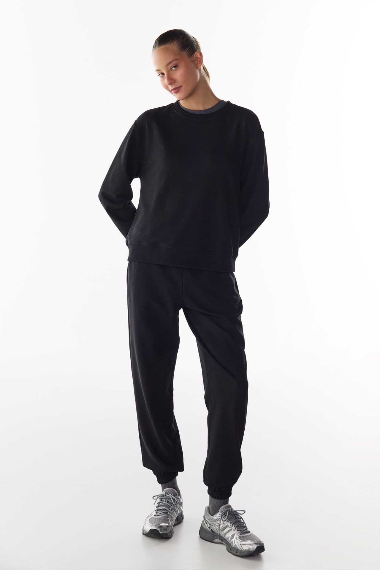 PENTI Women's Oversize Crew Neck Sweatshirt 5