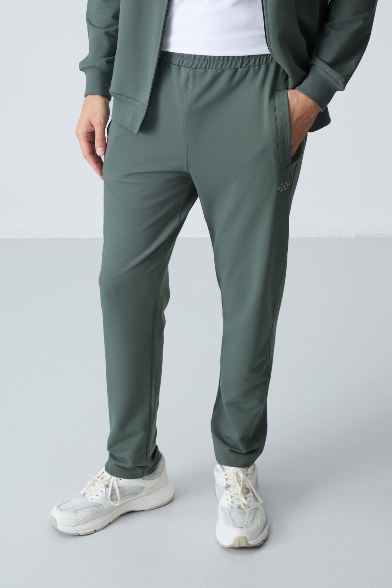 TOMMY Men's Zip-Collar Sweatshirt And Pants Set 5